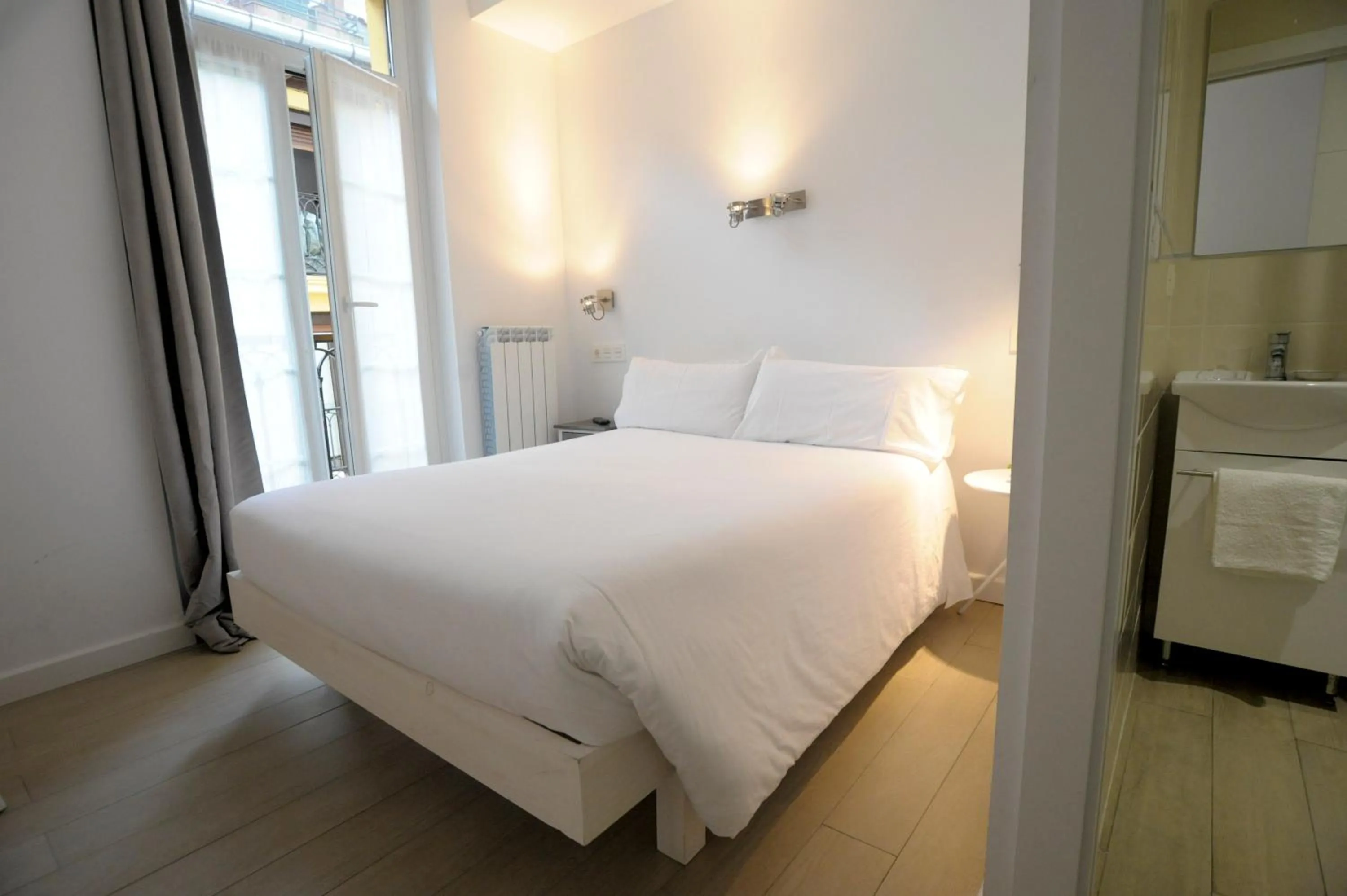 Day, Bed in Artea Narrika