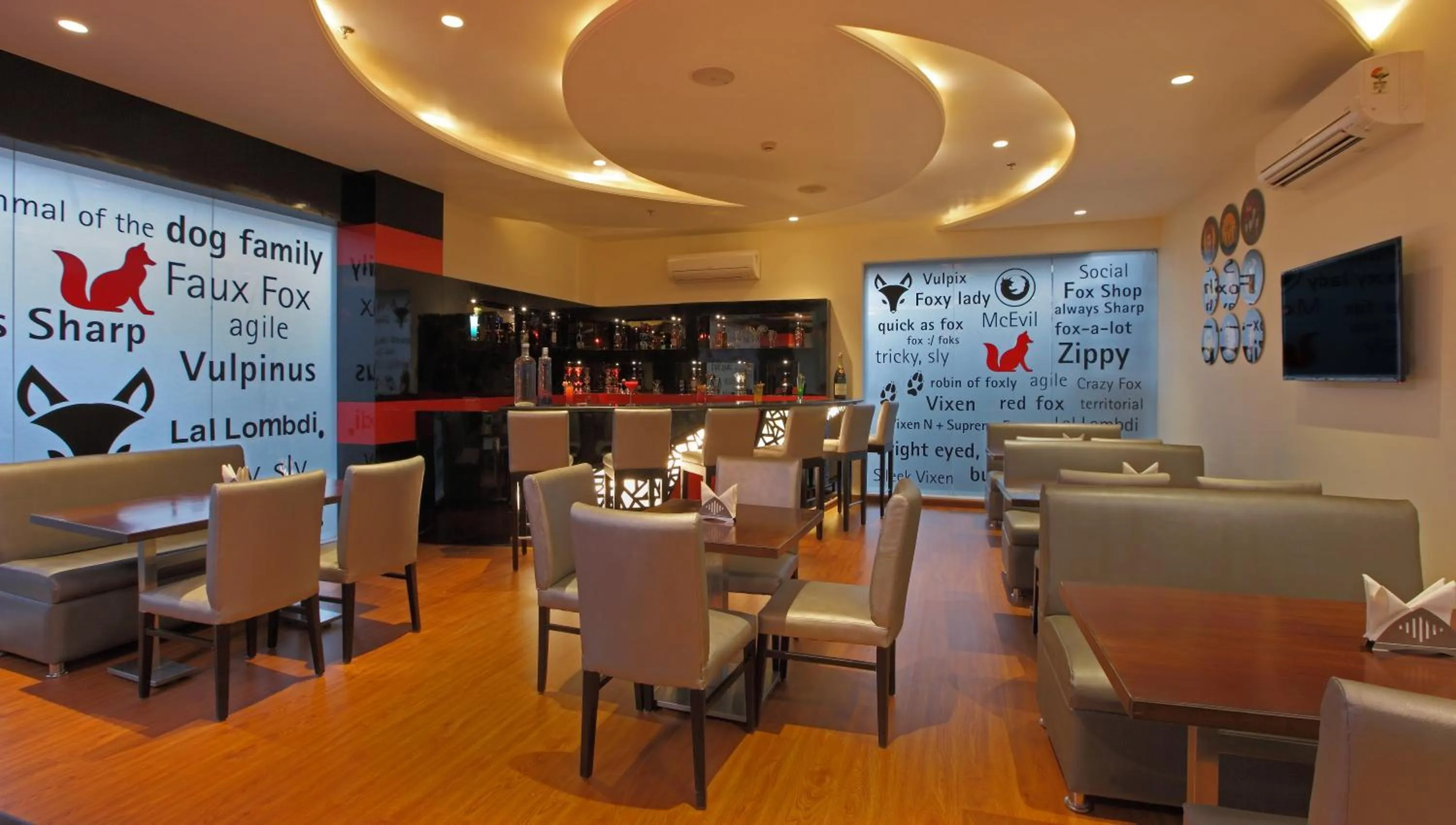 Lounge or bar in Red Fox by Lemon Tree Hotels, Alwar
