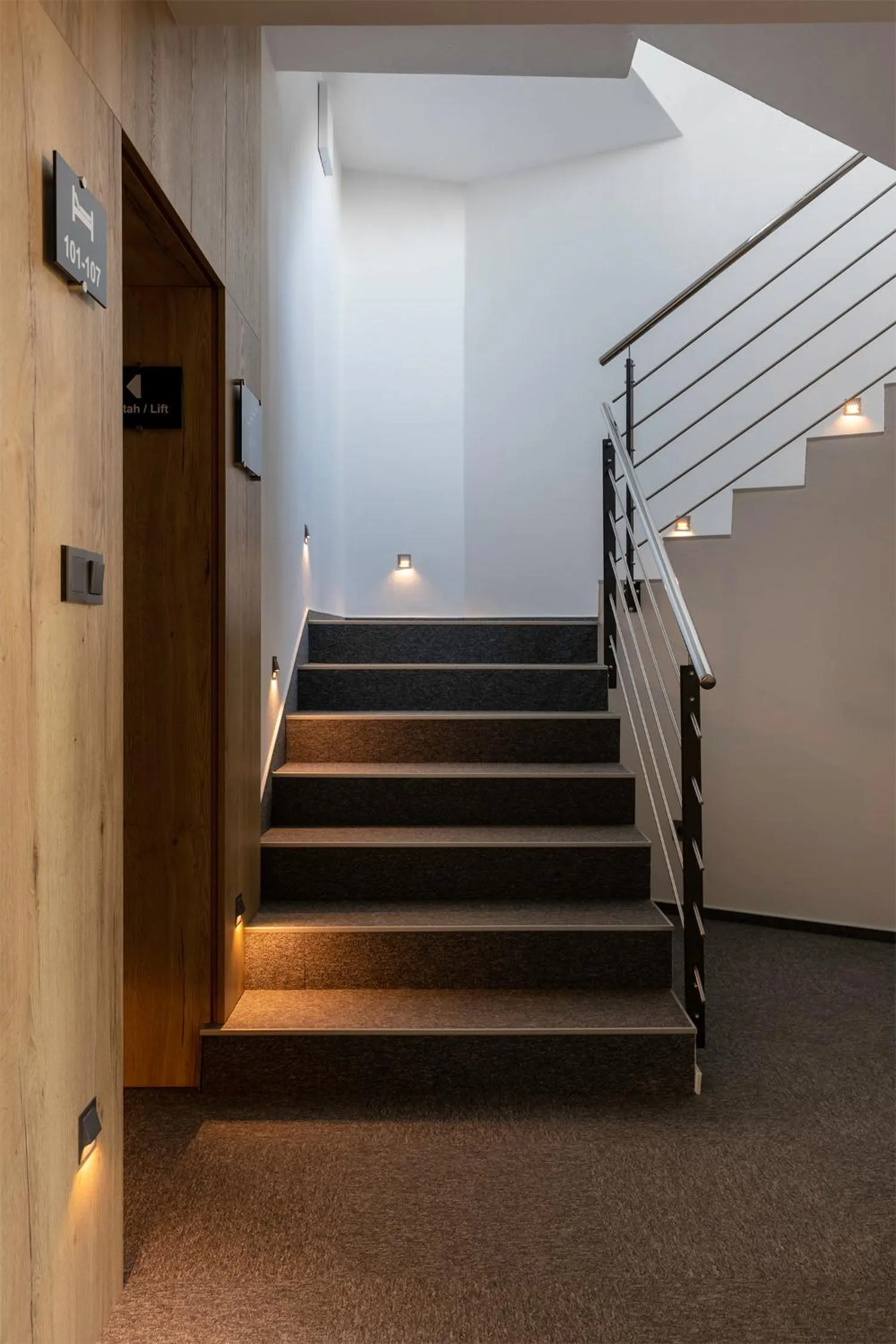 Property building in 4 SMART HOTEL