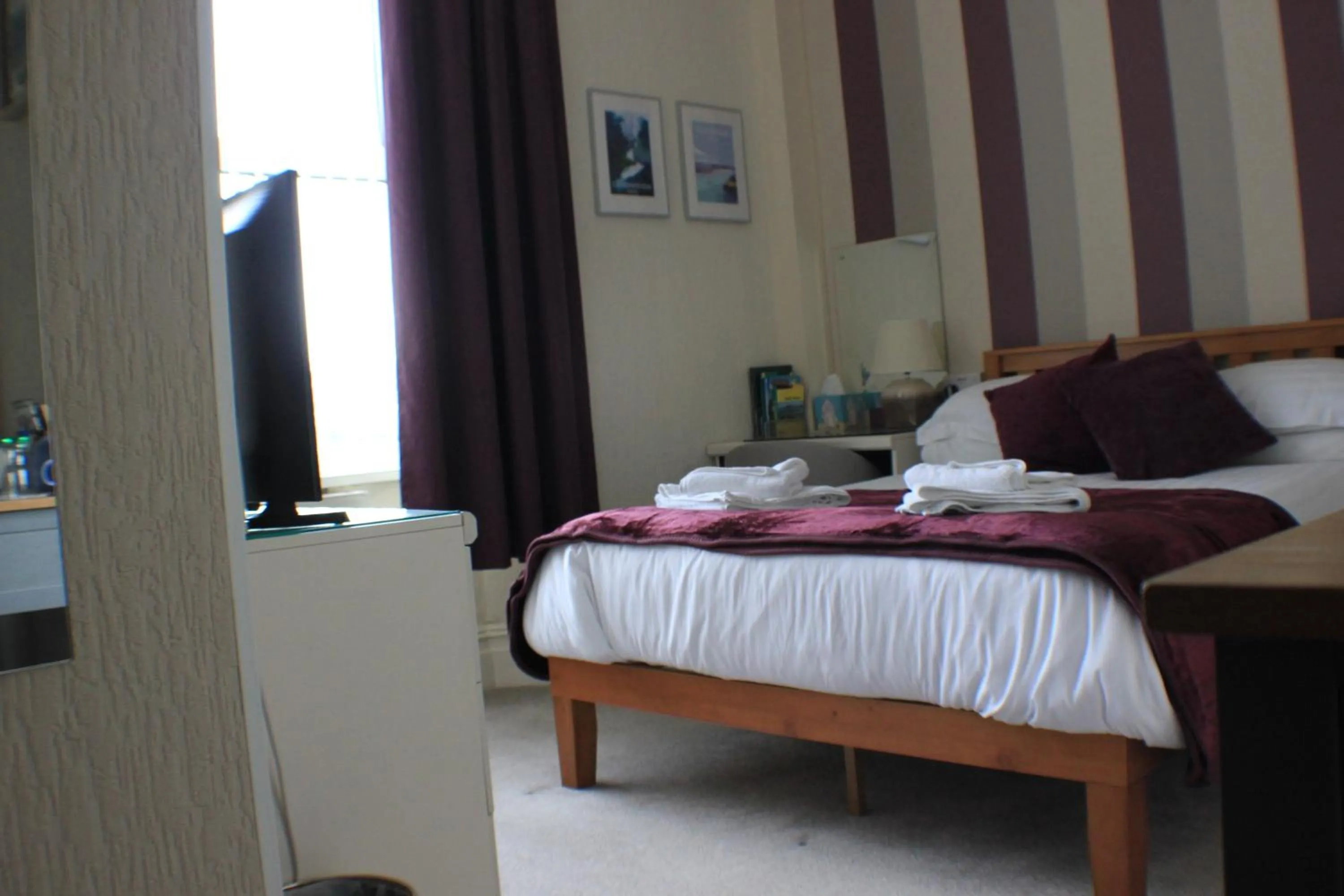 Photo of the whole room, Bed in Merritt Guest House B&B