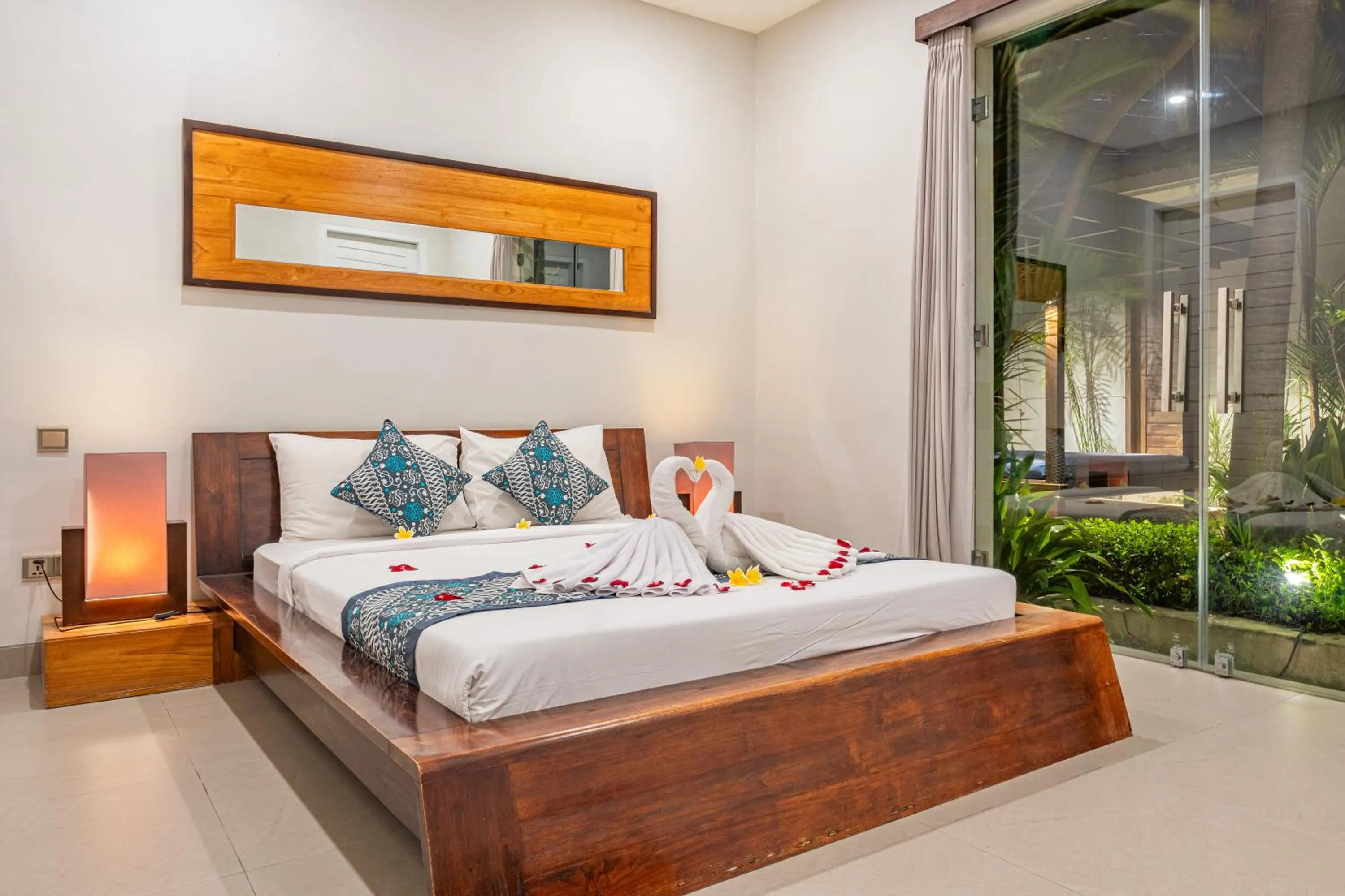 Bedroom, Bed in Luxury - Villa K - Central Seminyak