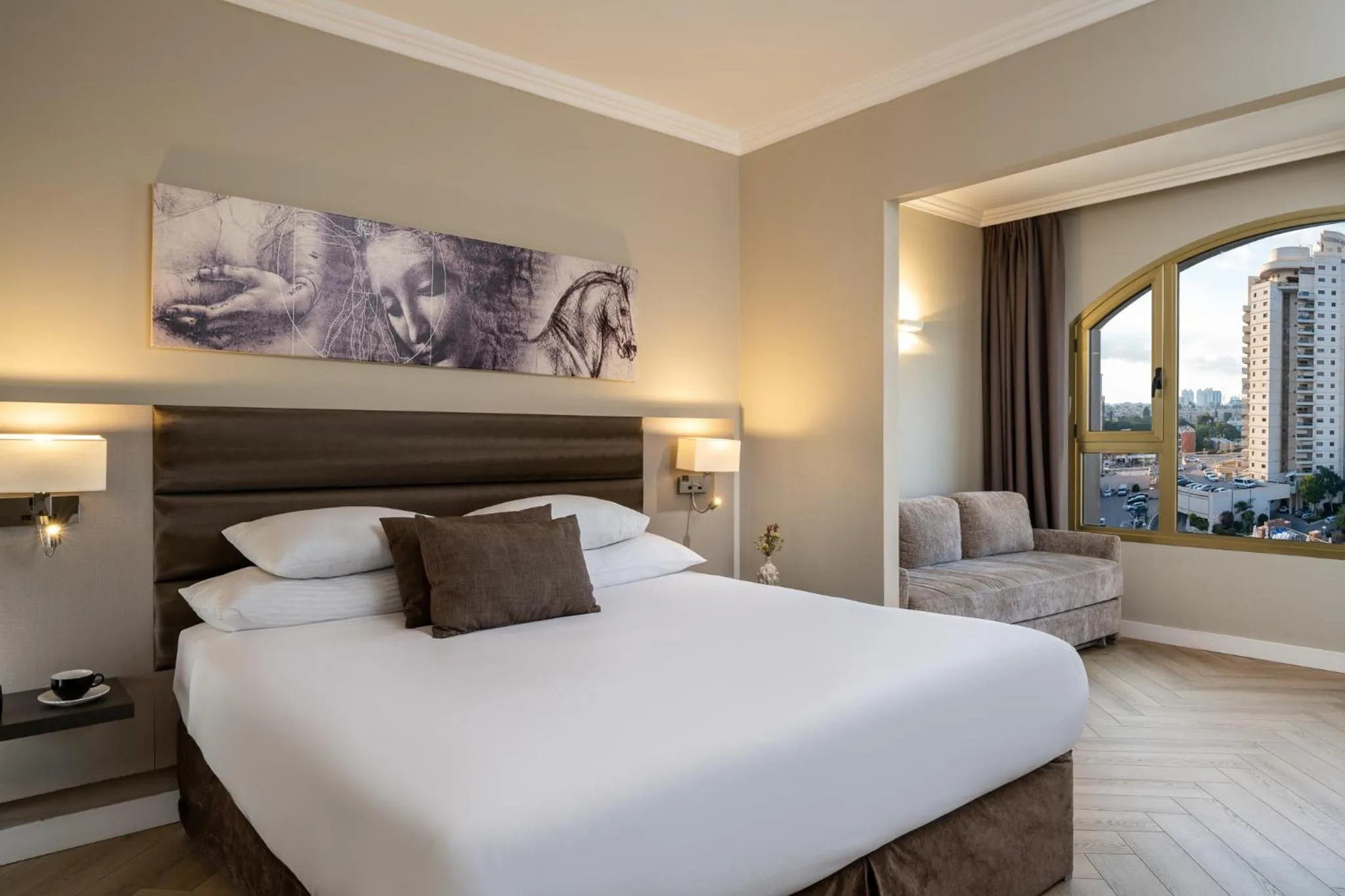 Living room, Bed in Leonardo Hotel Negev