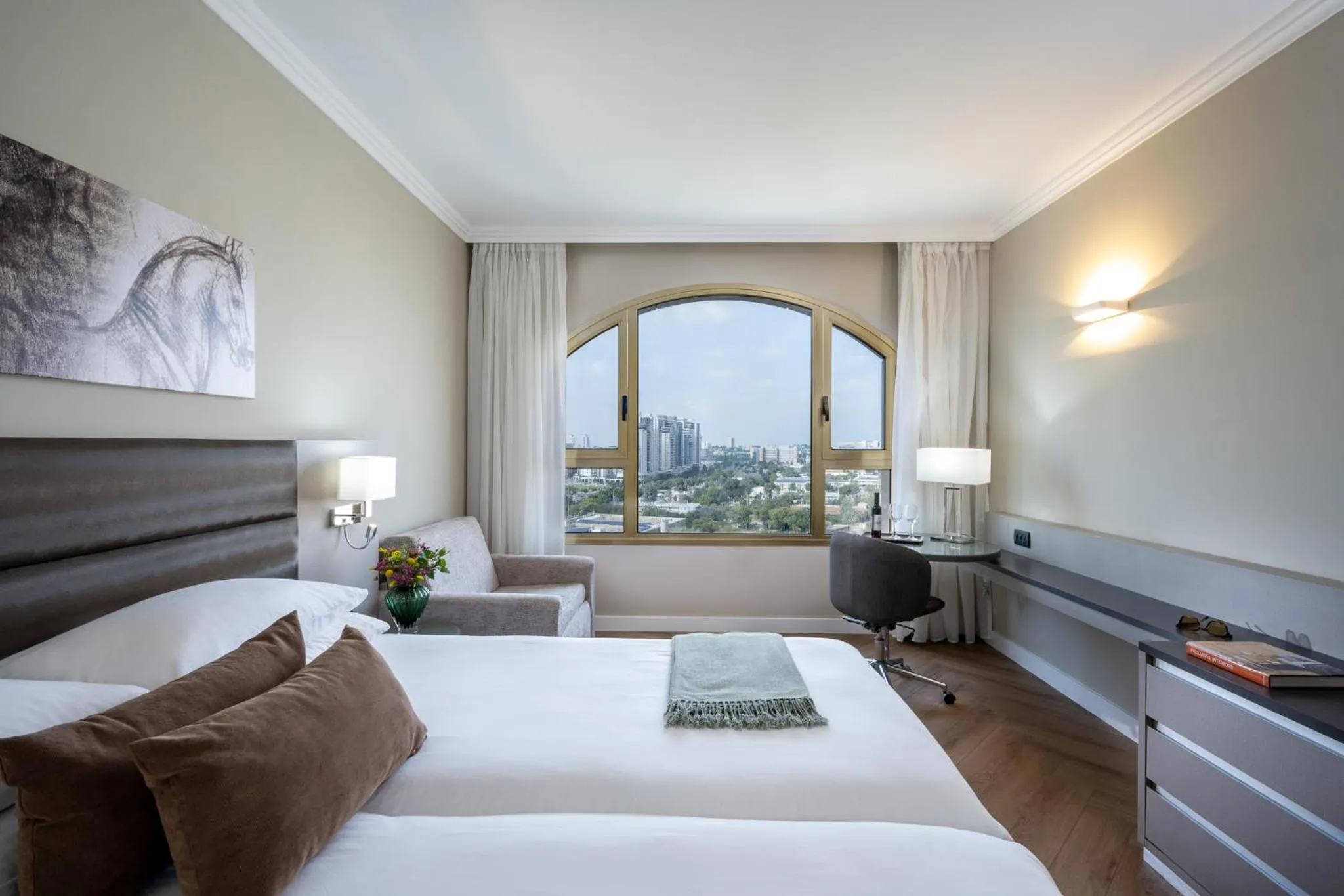 Bedroom, Bed in Leonardo Hotel Negev