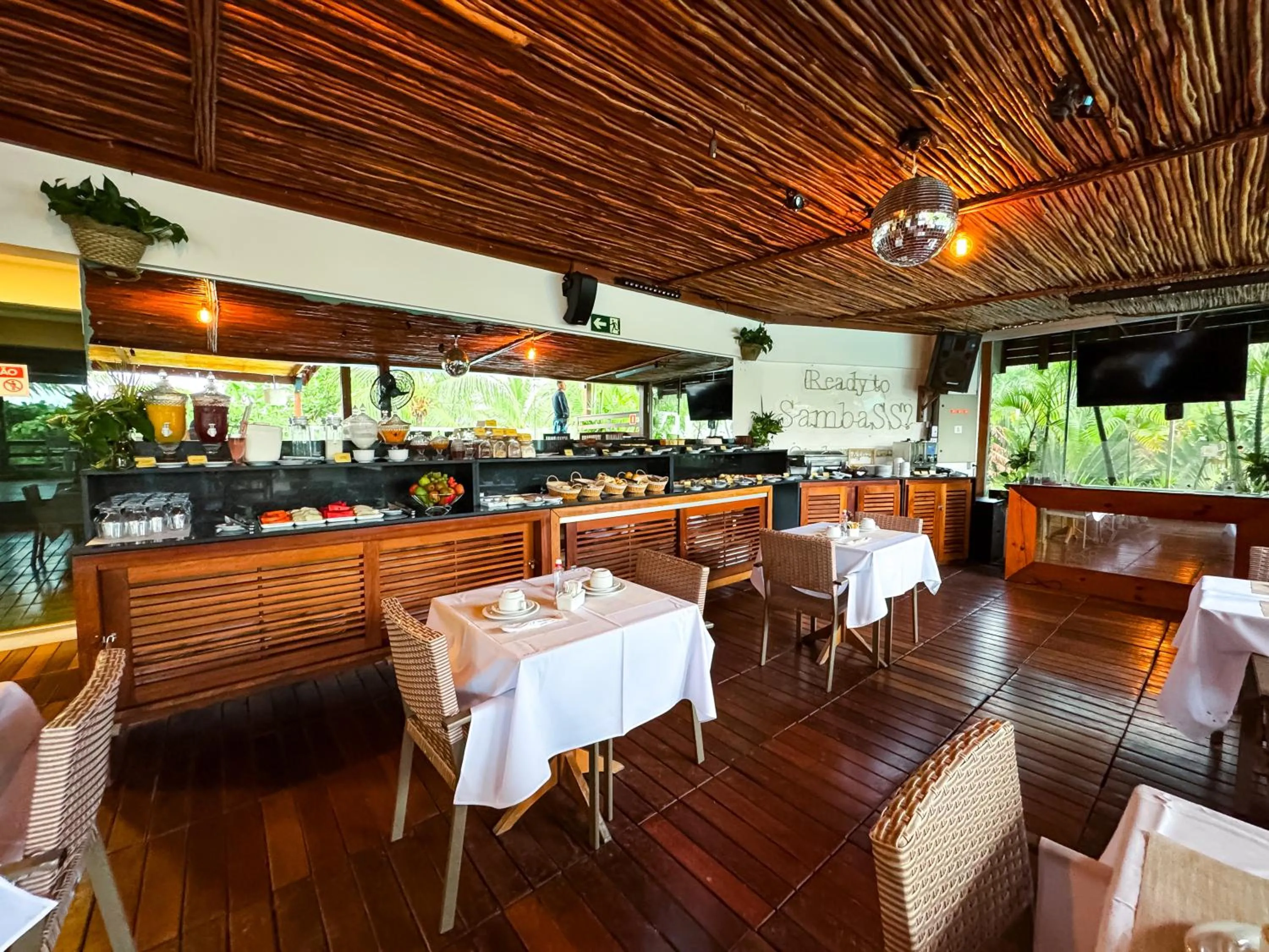 Breakfast in Pousada Sambass