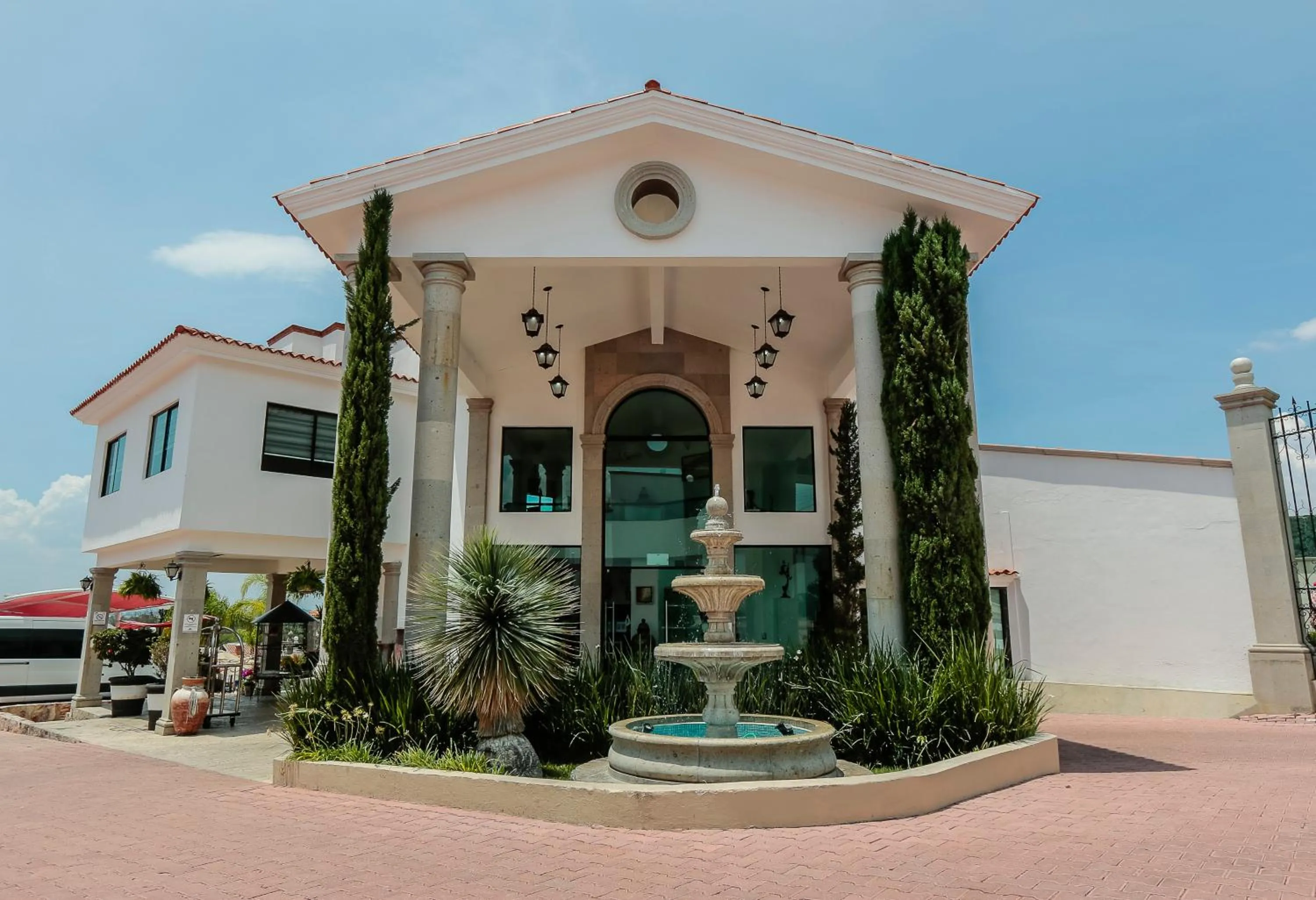 Facade/entrance in Hotel Real de San Jose