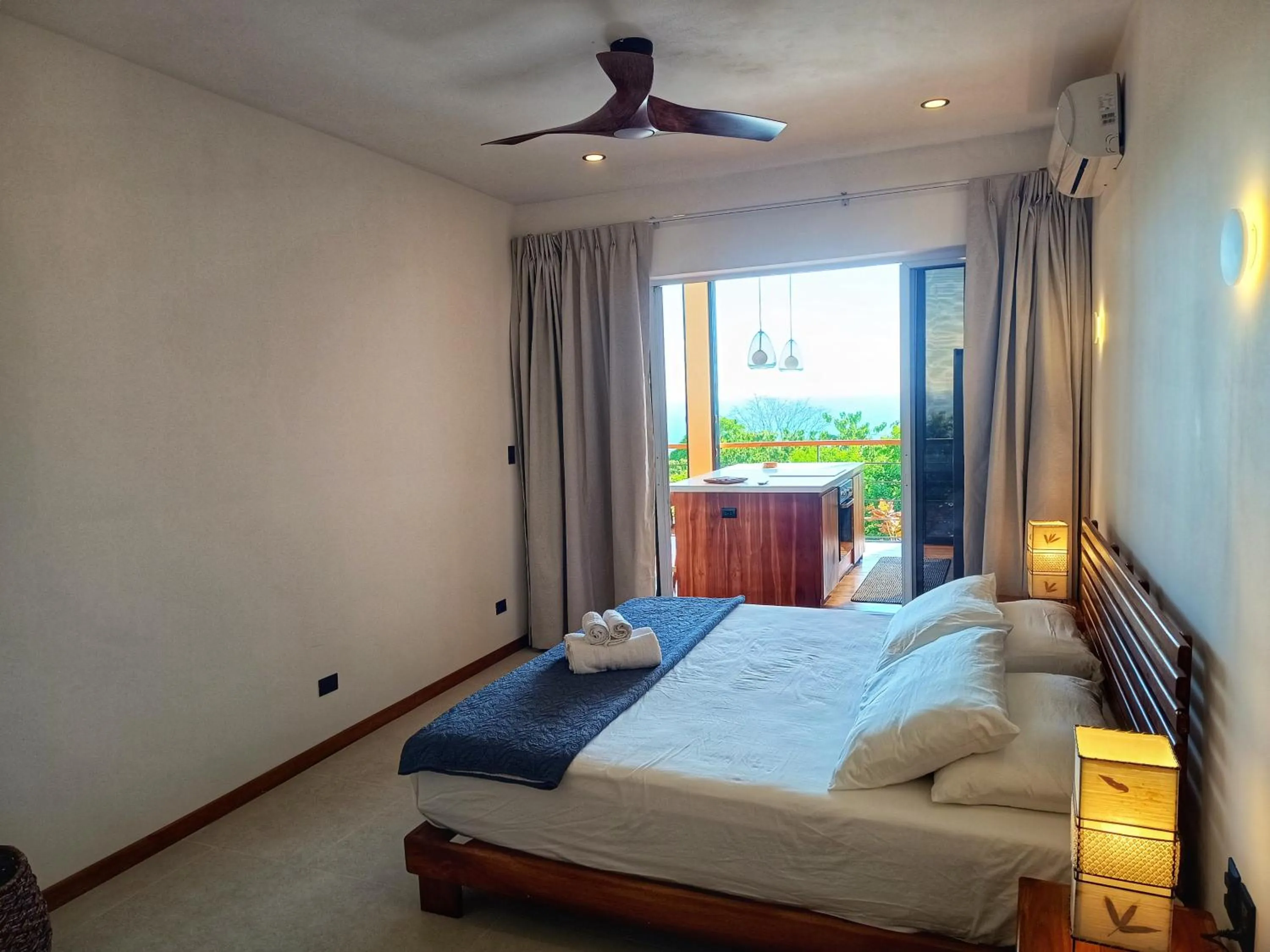 Bedroom, Bed in Vista Naranja Ocean View - Suite Apartment