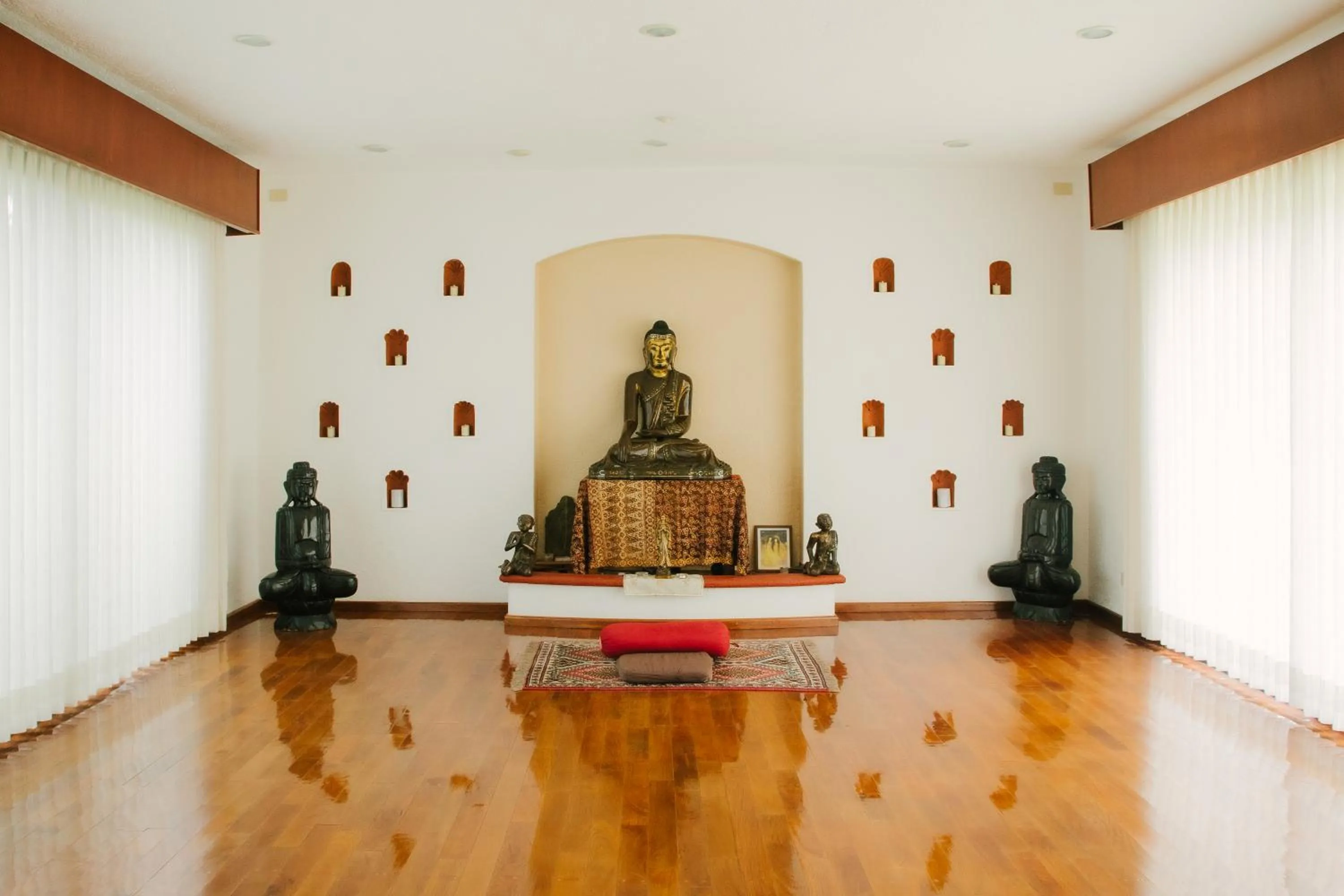 Property building in La Buena Vibra Wellness Resort & Spa