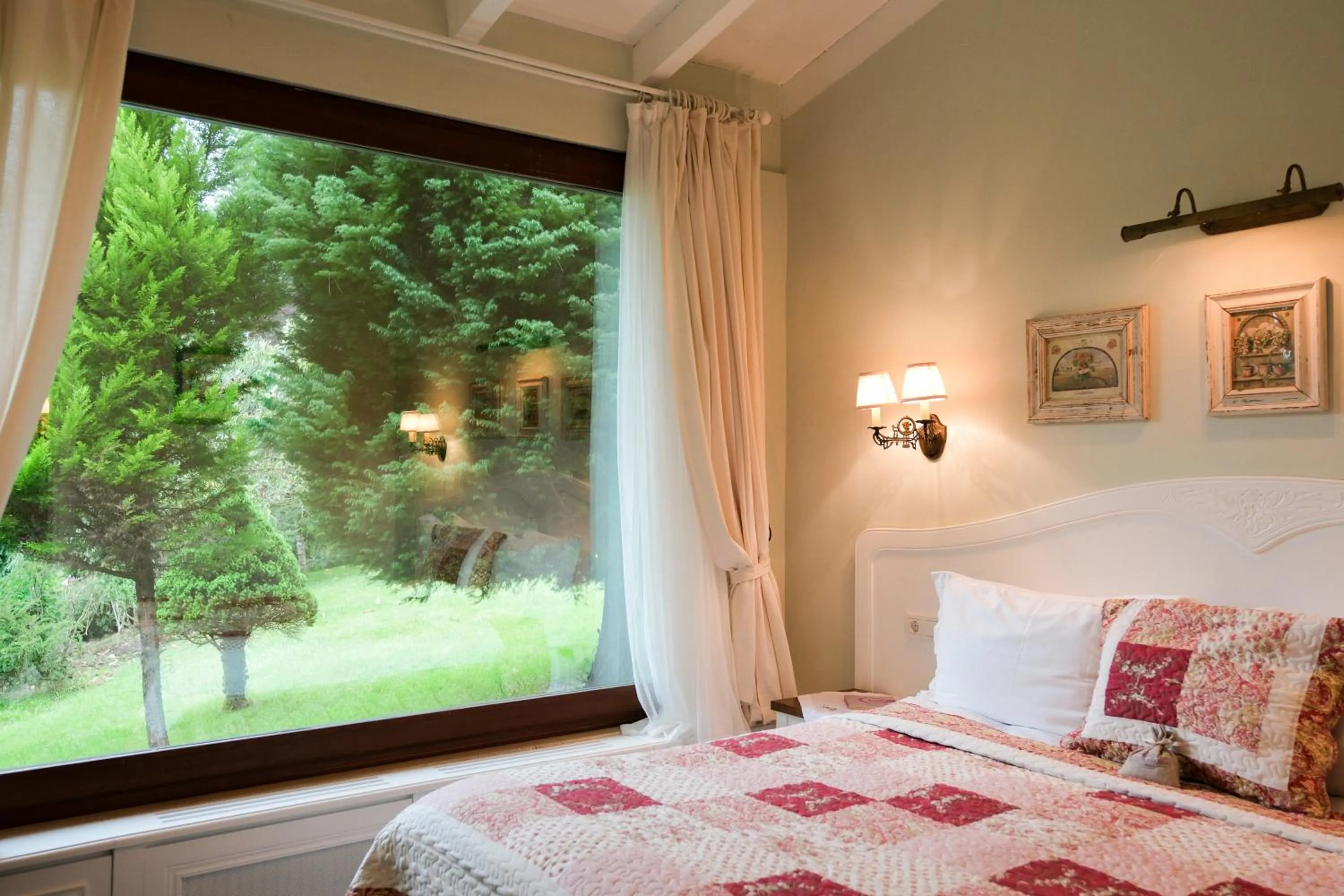 Bed in Casa Lavanda Boutique Hotel