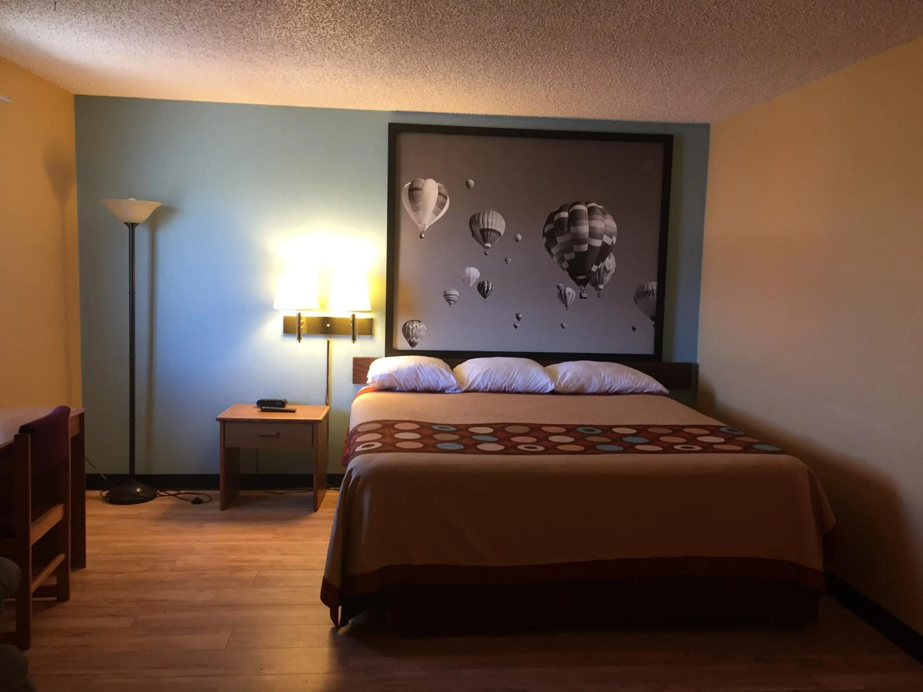 Bed in Super 8 by Wyndham Raton