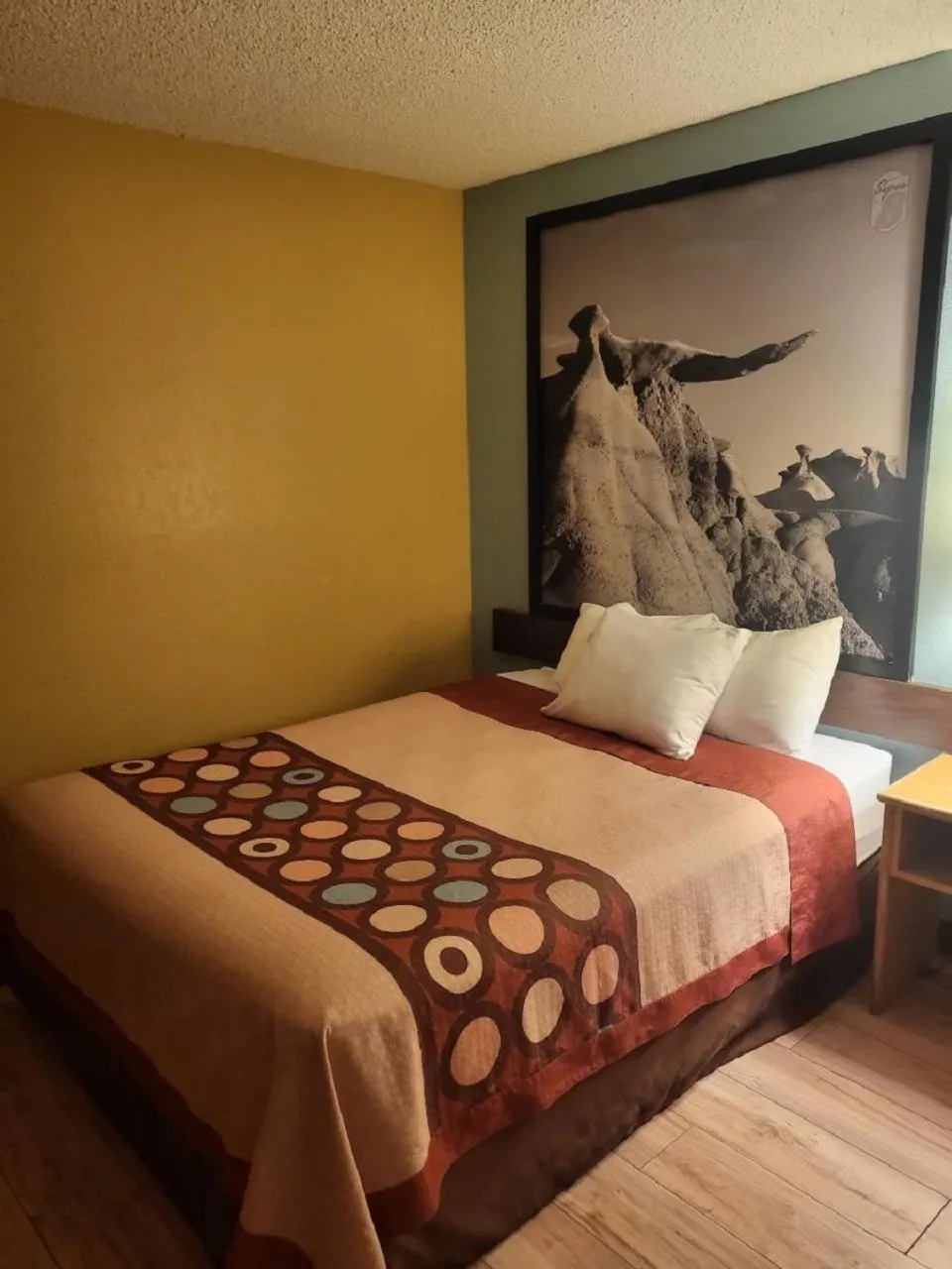 Bed in Super 8 by Wyndham Raton