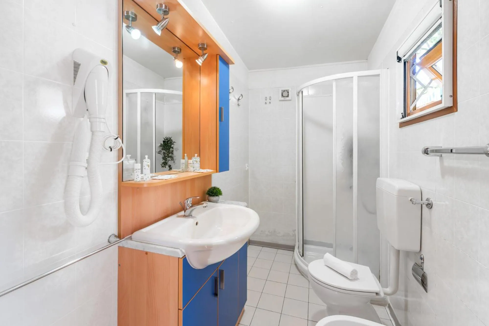 Bathroom in Club del Sole Marina Romea Easy Camping Village