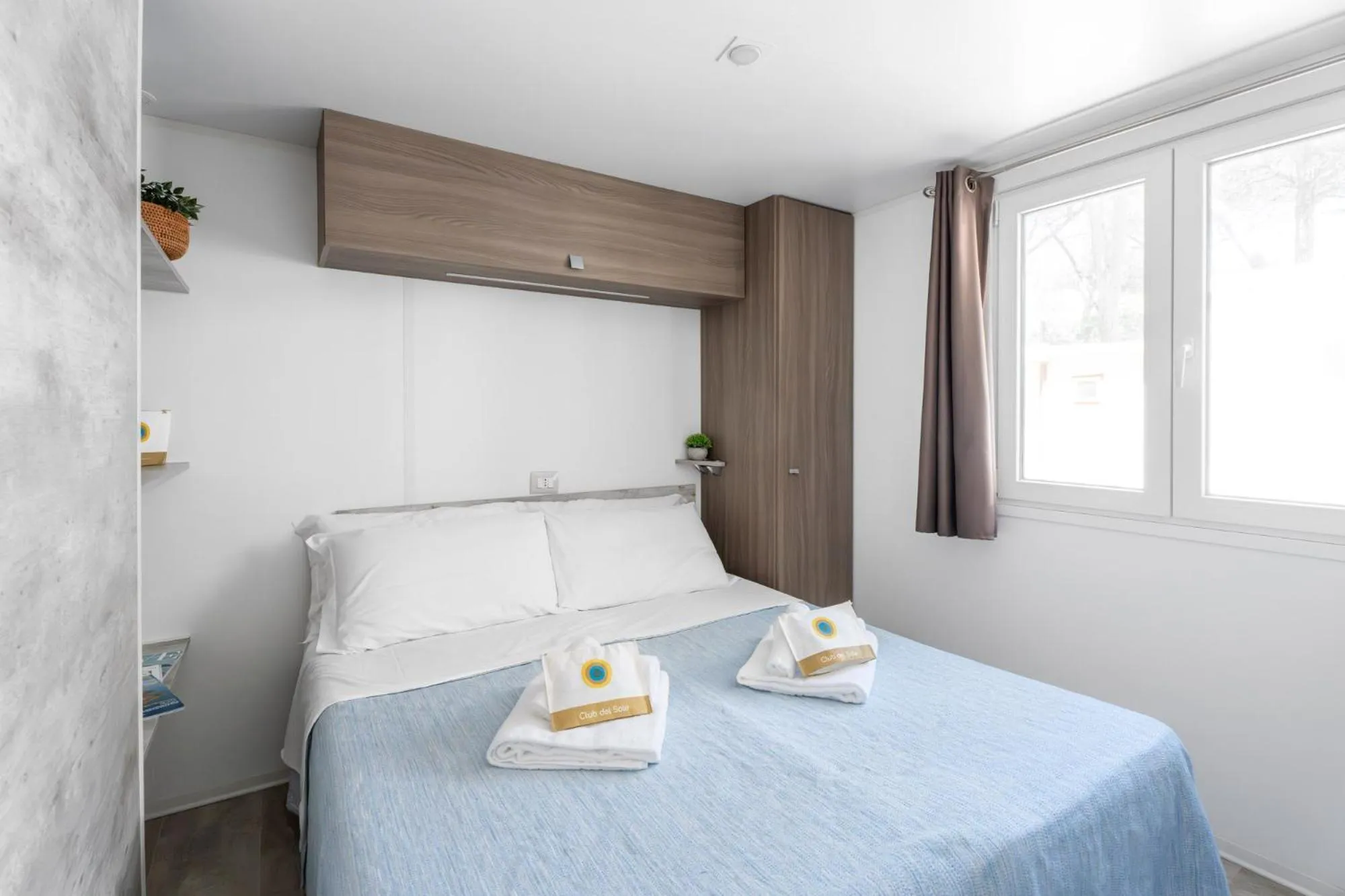 Bedroom, Bed in Club del Sole Marina Romea Easy Camping Village