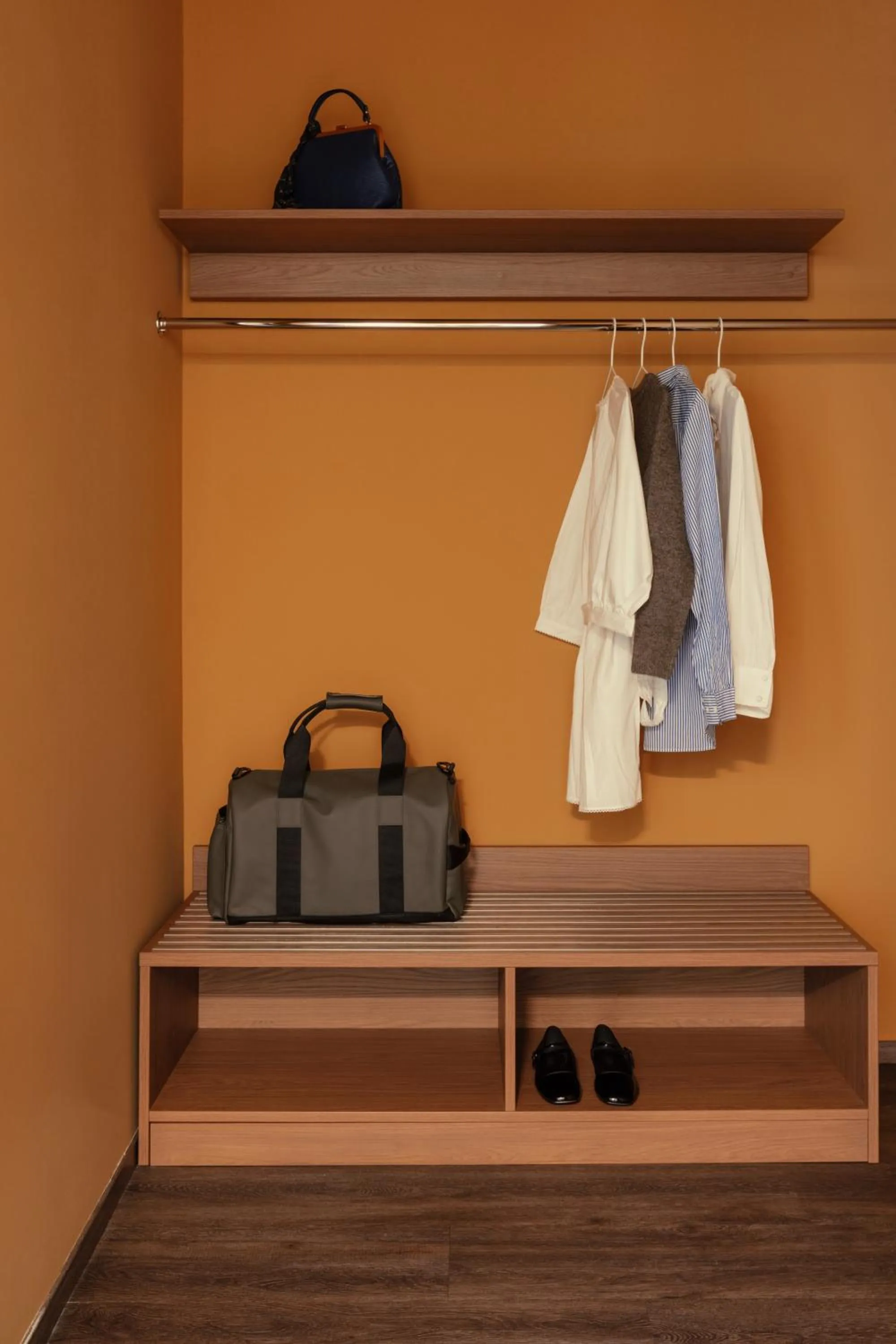 storage in Bob W Milan Ticinese