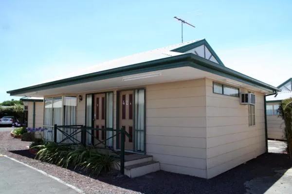 Facade/entrance in West City Motel