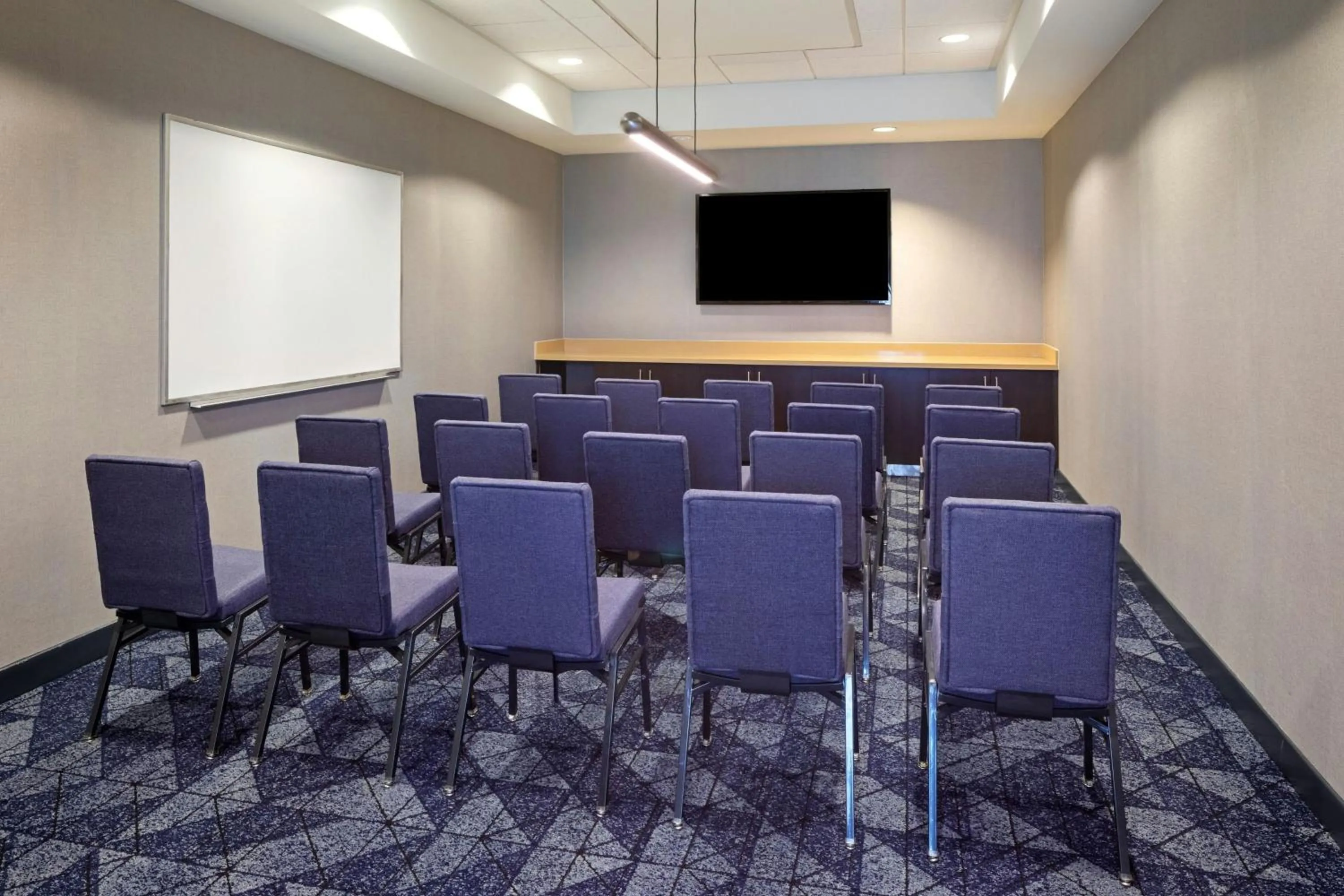 Meeting/conference room in Courtyard Long Beach Airport