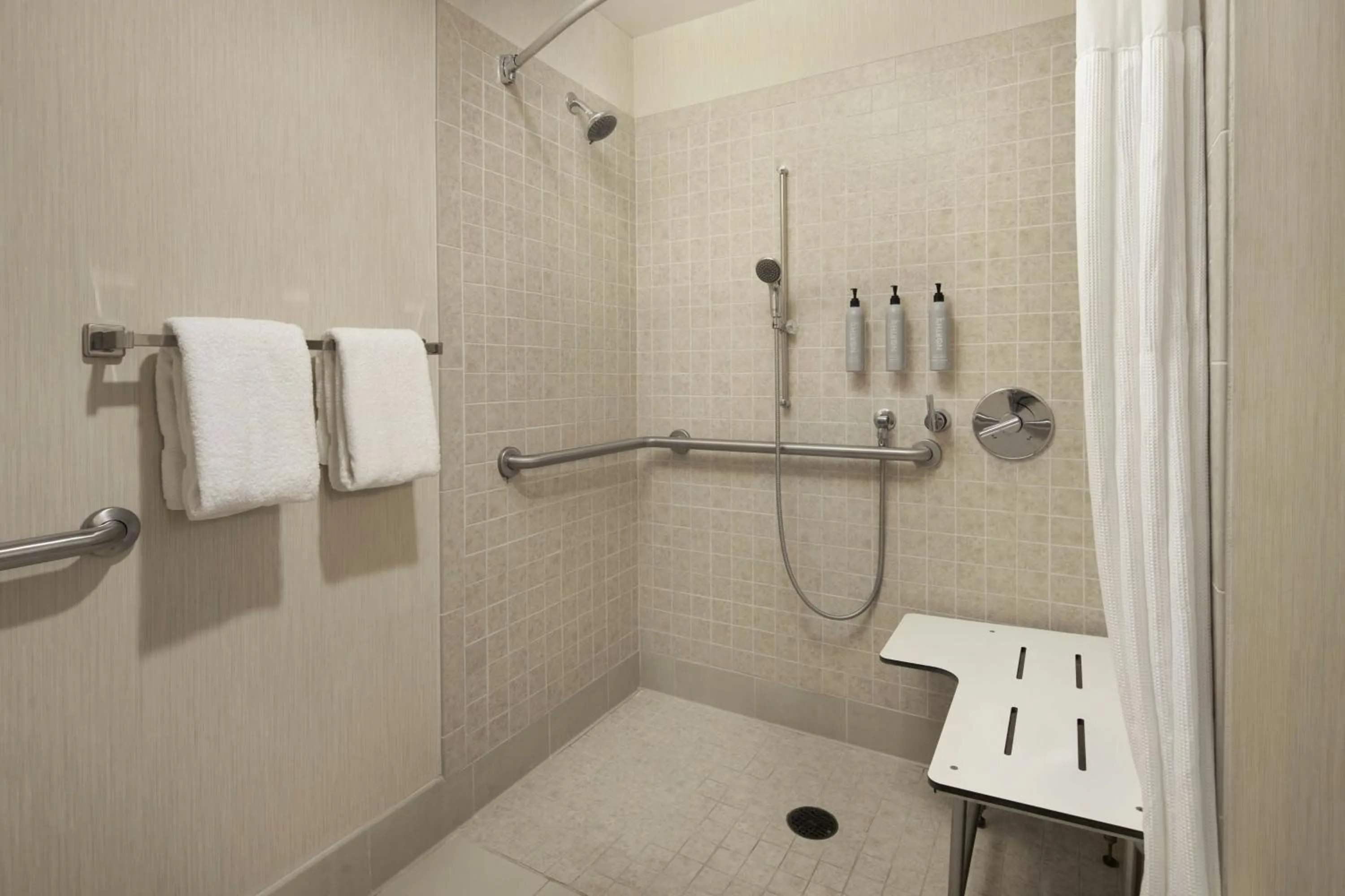 Bathroom in Residence Inn San Diego Del Mar