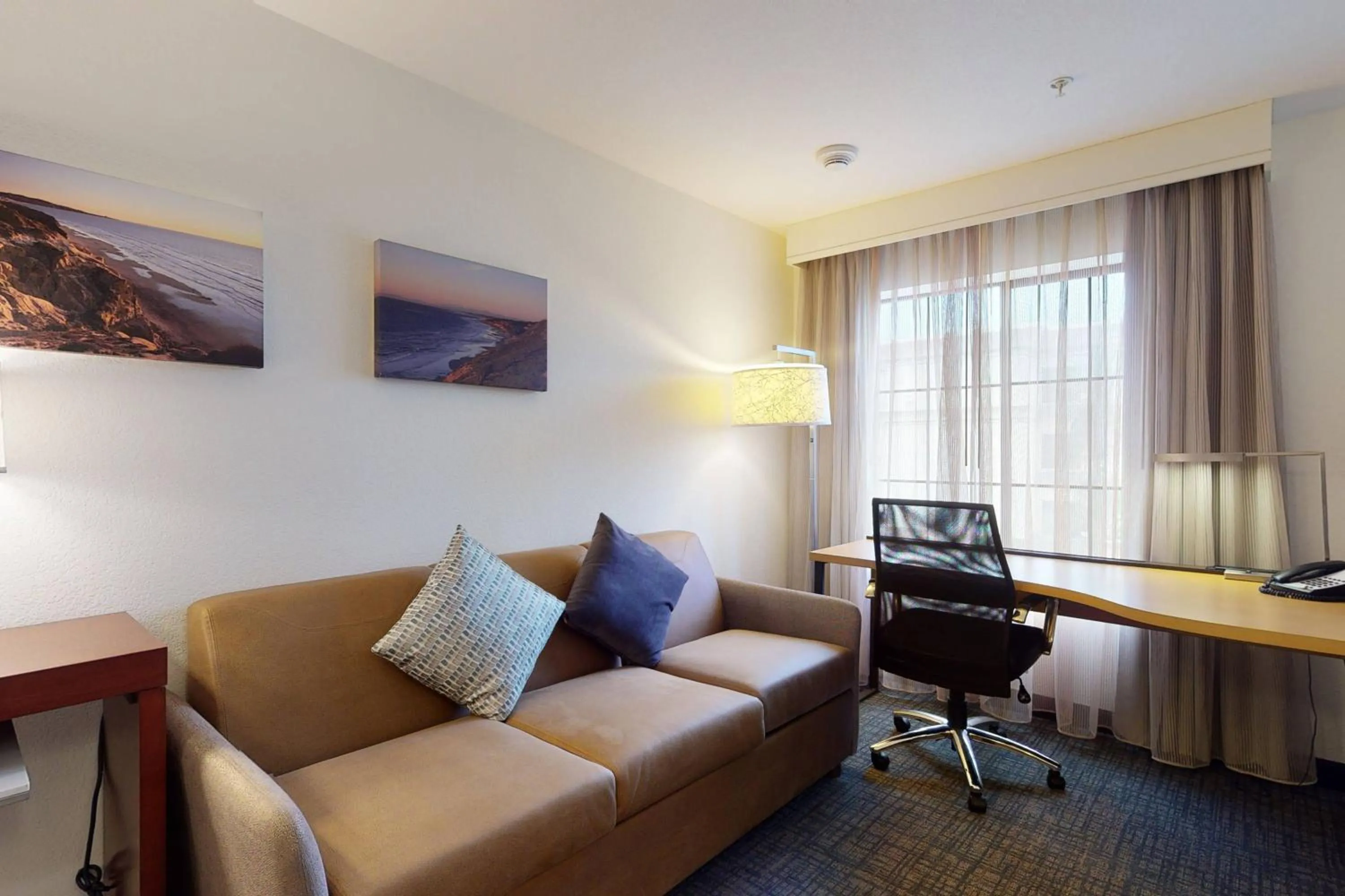 Living room in Residence Inn San Diego Del Mar