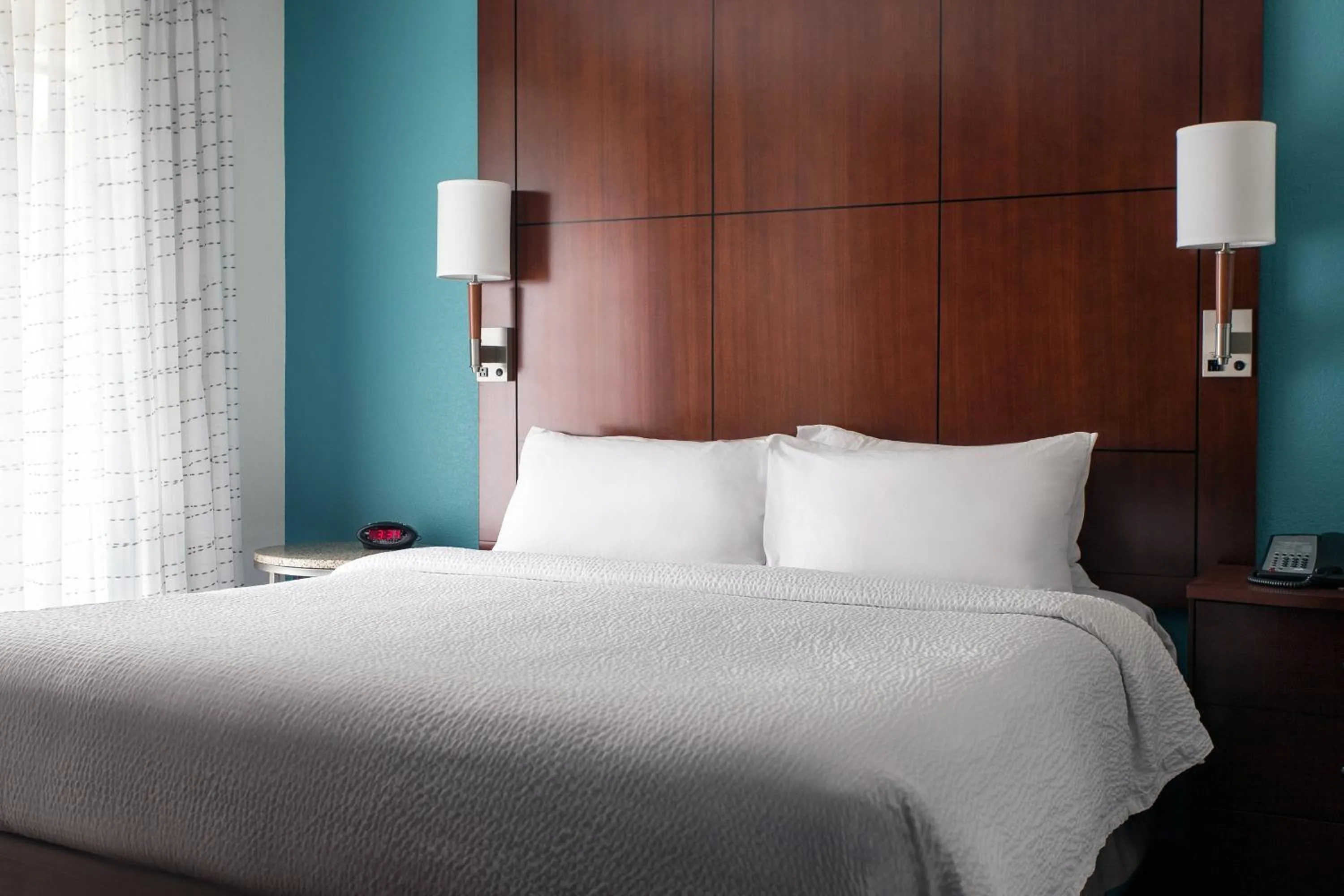 Photo of the whole room, Bed in Residence Inn San Diego Del Mar