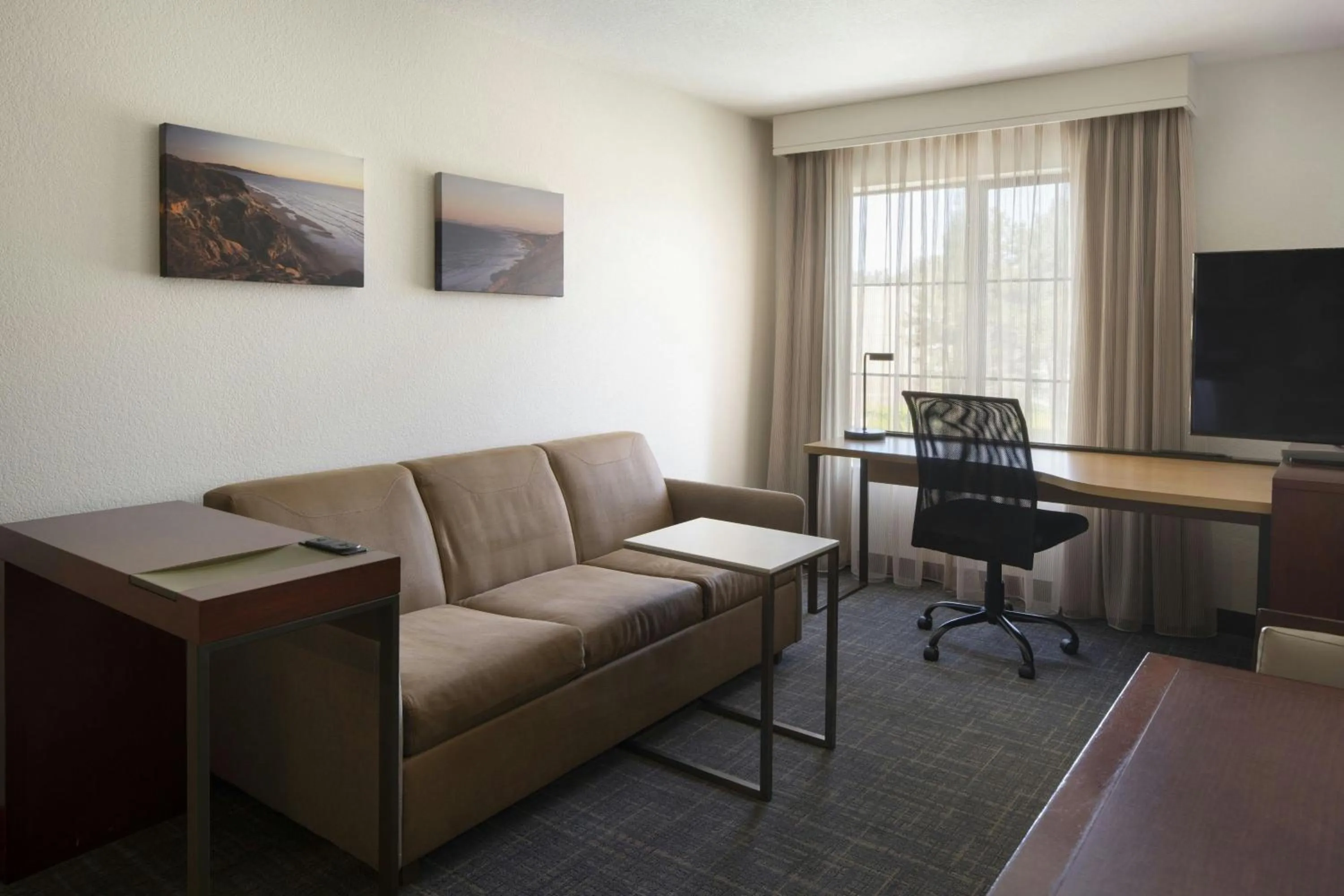 Living room in Residence Inn San Diego Del Mar