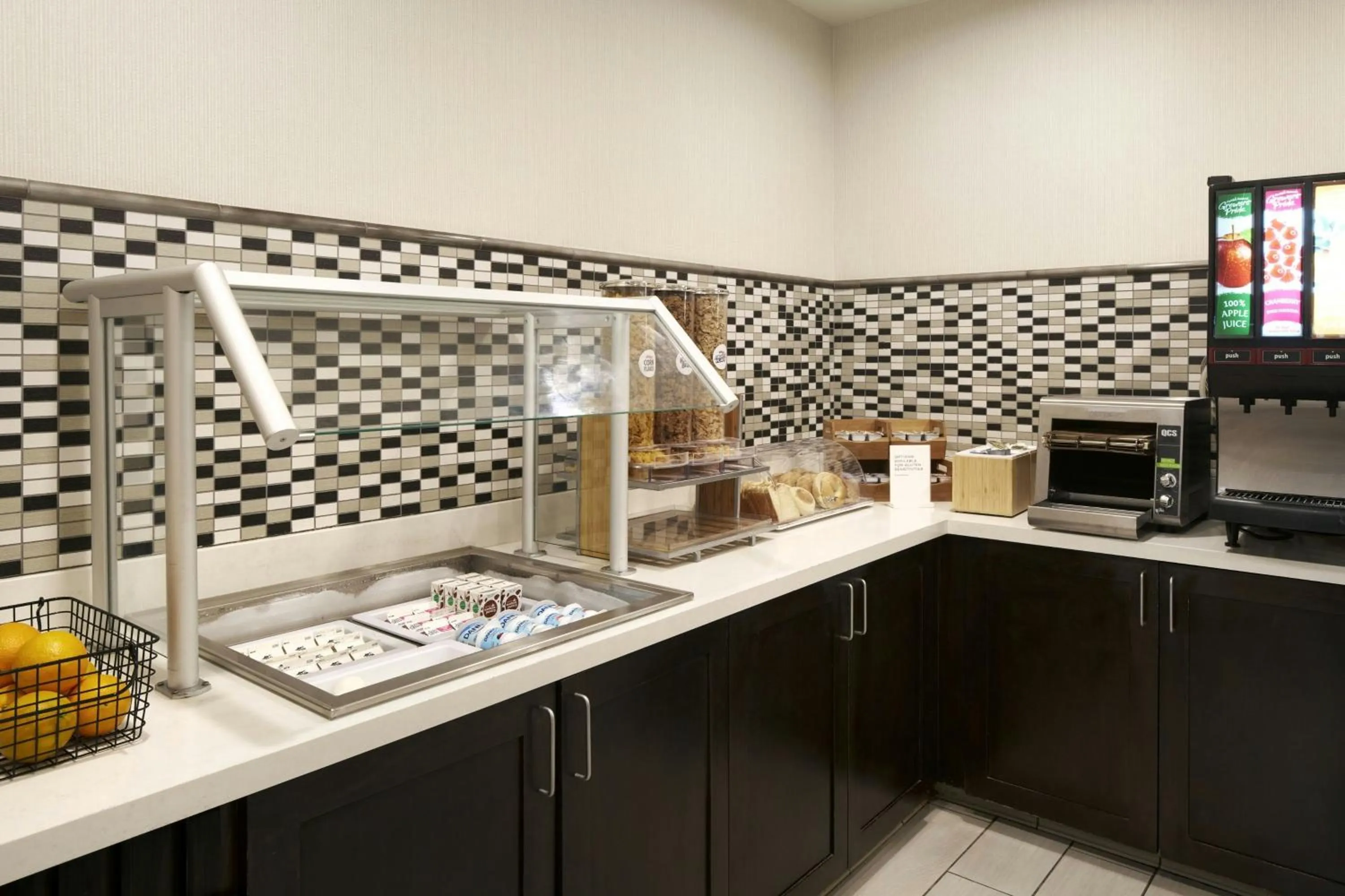 Breakfast in Residence Inn San Diego Del Mar