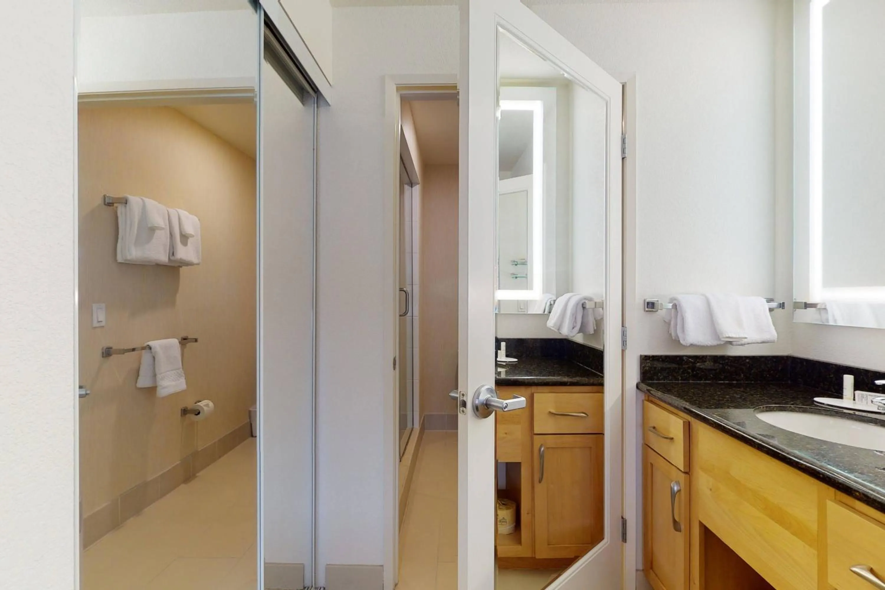 Bathroom in Residence Inn San Diego Del Mar