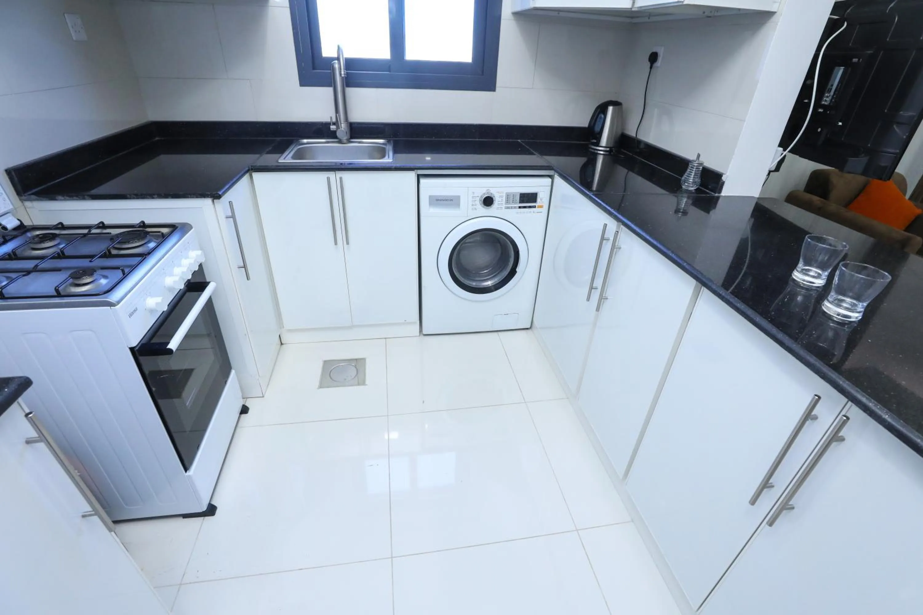 Kitchen or kitchenette in ماجيك سويت بوليفارد Magic Suite Boulevard