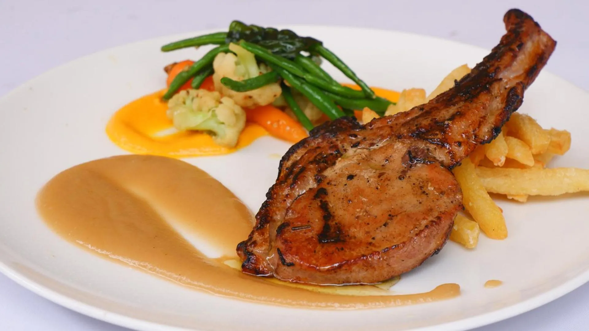 Restaurant/places to eat in Hotel Kumala Pantai