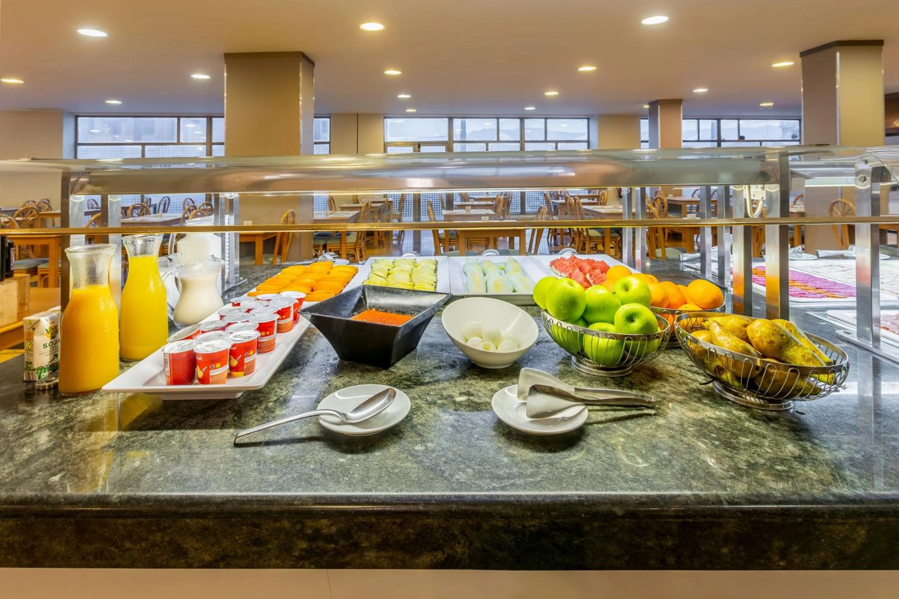 Food and drinks in Moon Dreams Roquetas