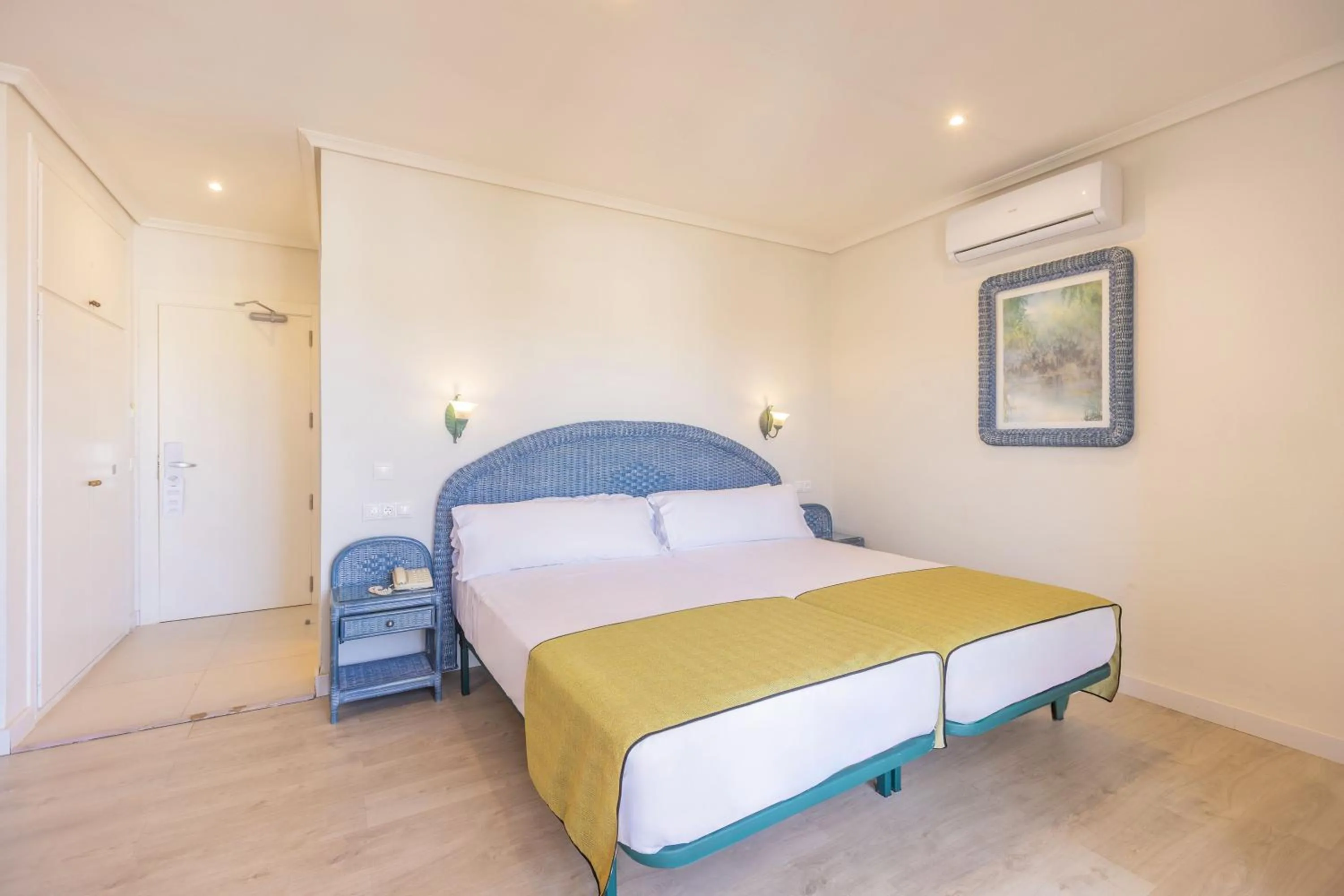 Bedroom, Bed in Moon Dreams Roquetas