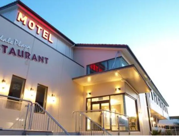 Property building in Albany Rosedale Motel