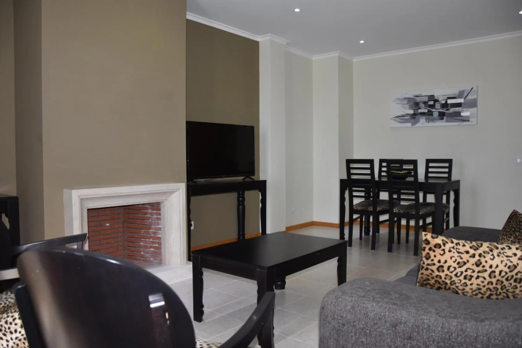 Communal lounge/ TV room in QH Praia de Quiaios