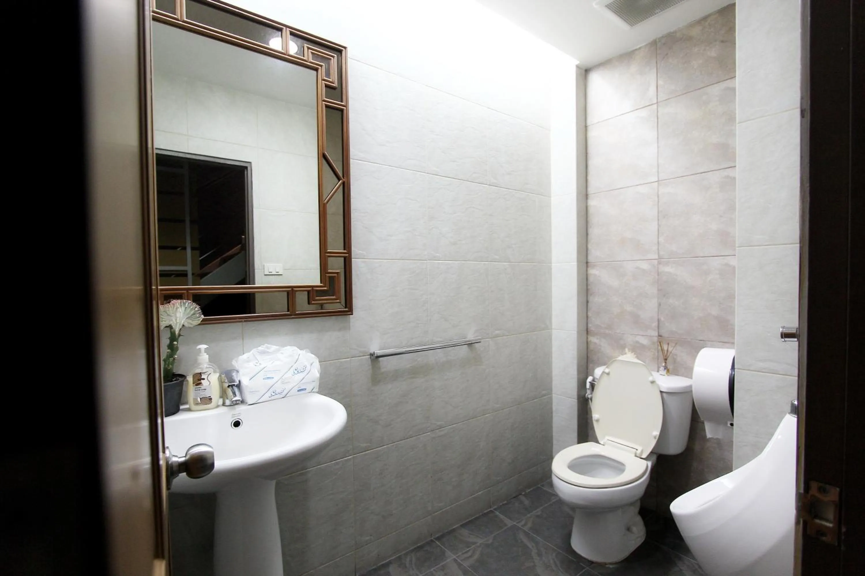 Toilet in FORESTTEL.BKK