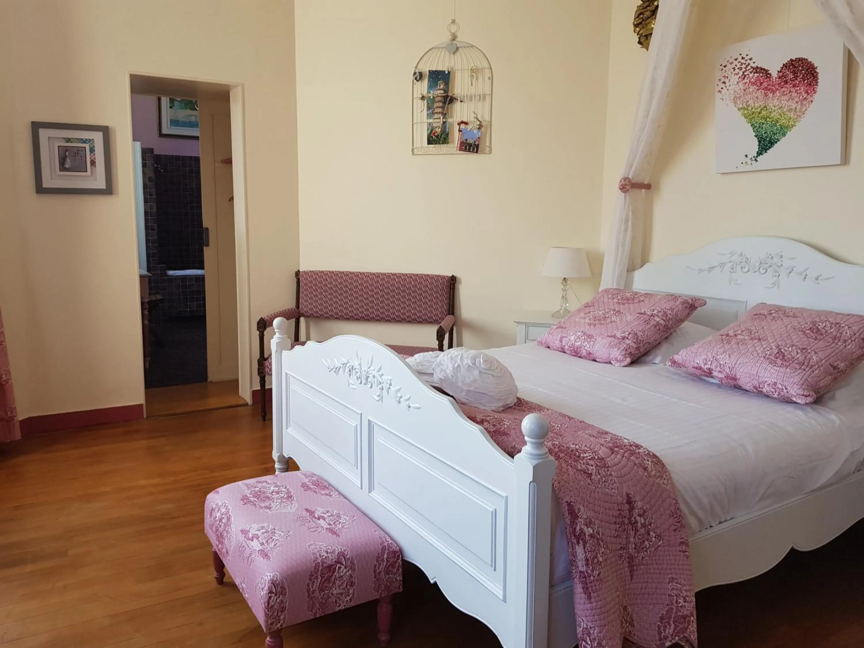 Property building, Bed in Domaine de l'Oie Rouge