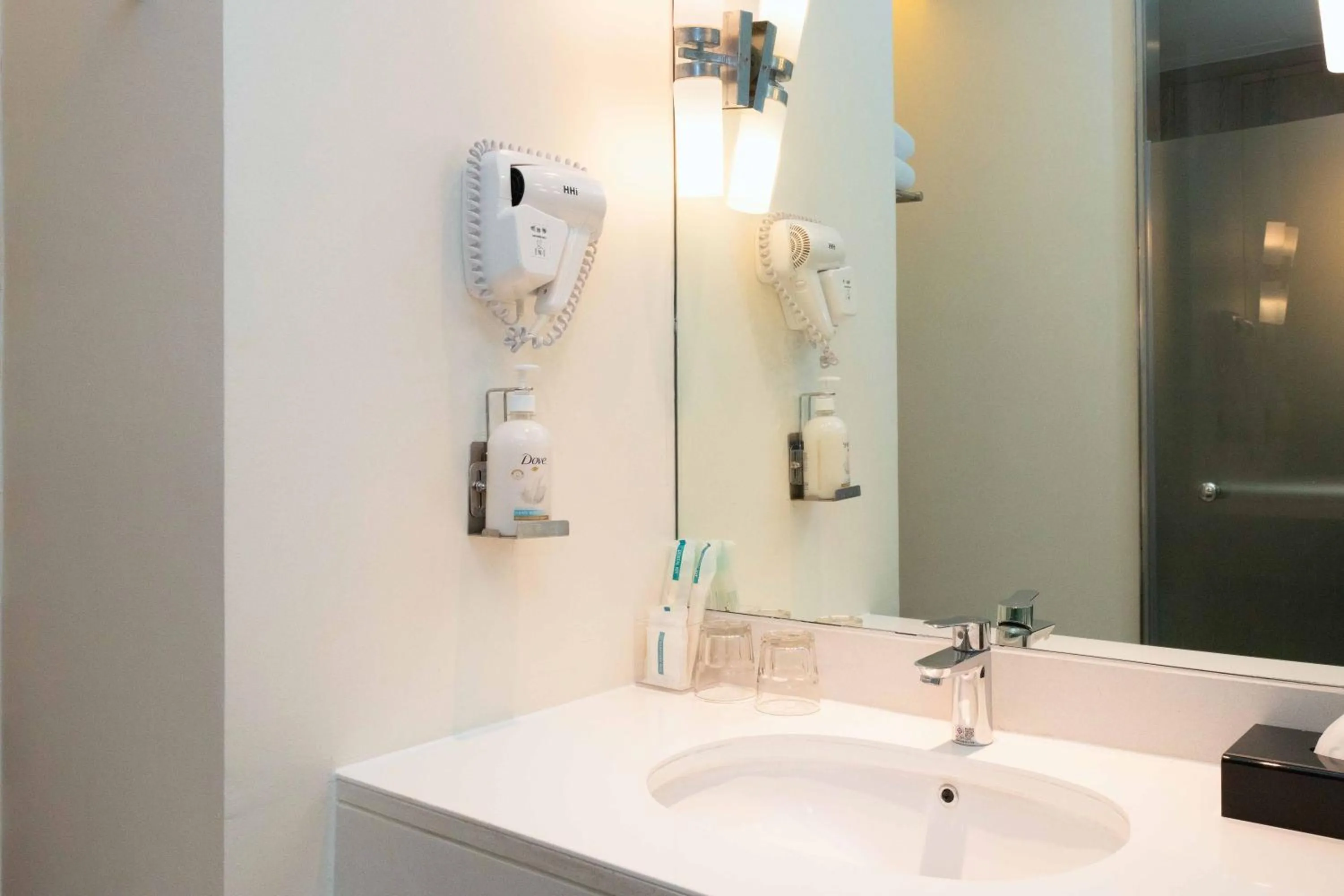 Toilet in Holiday Inn Express Phuket Patong Beach Central by IHG