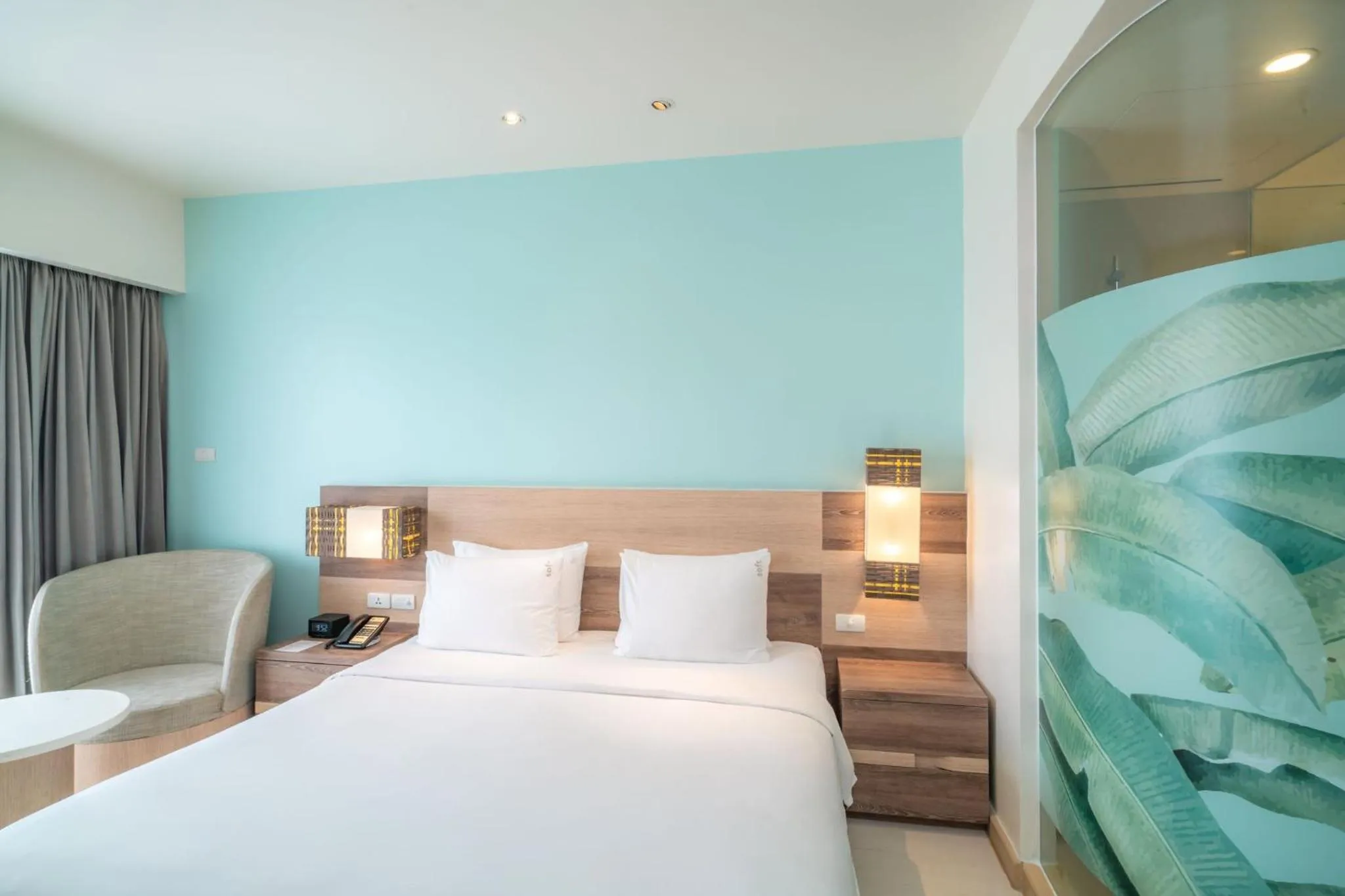 Photo of the whole room, Bed in Holiday Inn Express Phuket Patong Beach Central by IHG