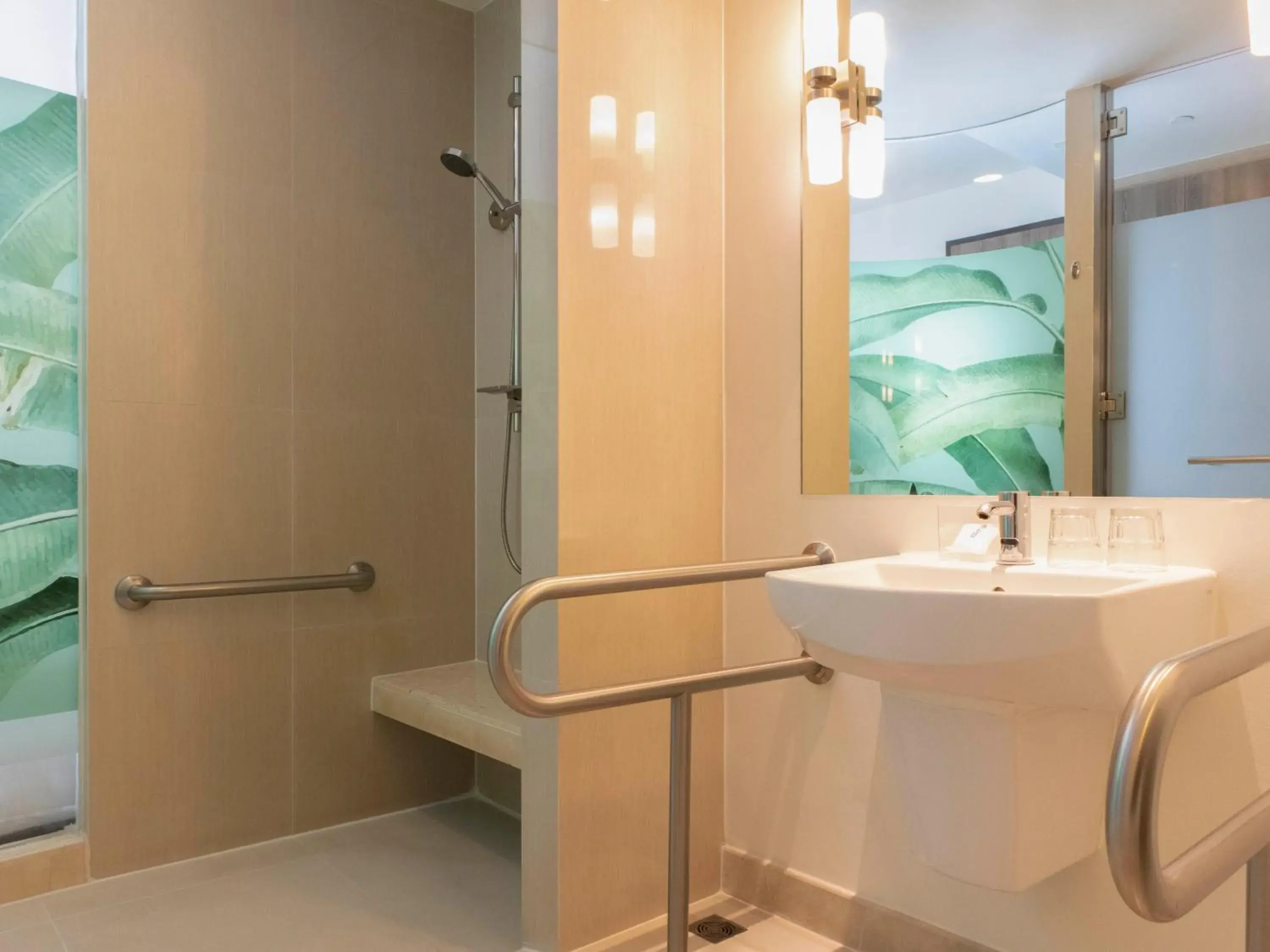 Standard Twin Room with Free Breakfast - Accessible in Holiday Inn Express Phuket Patong Beach Central by IHG Standard Twin Room with Free Breakfast - Accessible in Holiday Inn Express Phuket Patong Beach Central by IHG