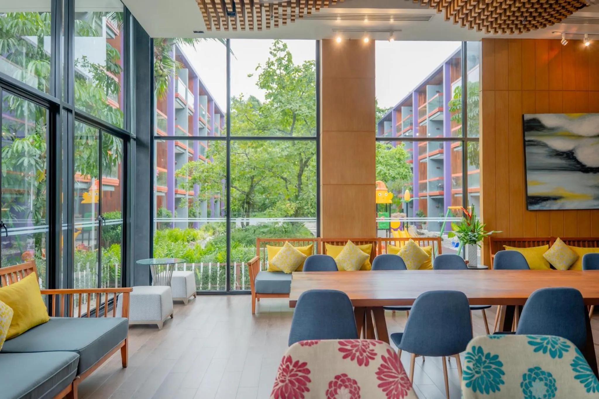 Meeting/conference room in Holiday Inn Express Phuket Patong Beach Central by IHG