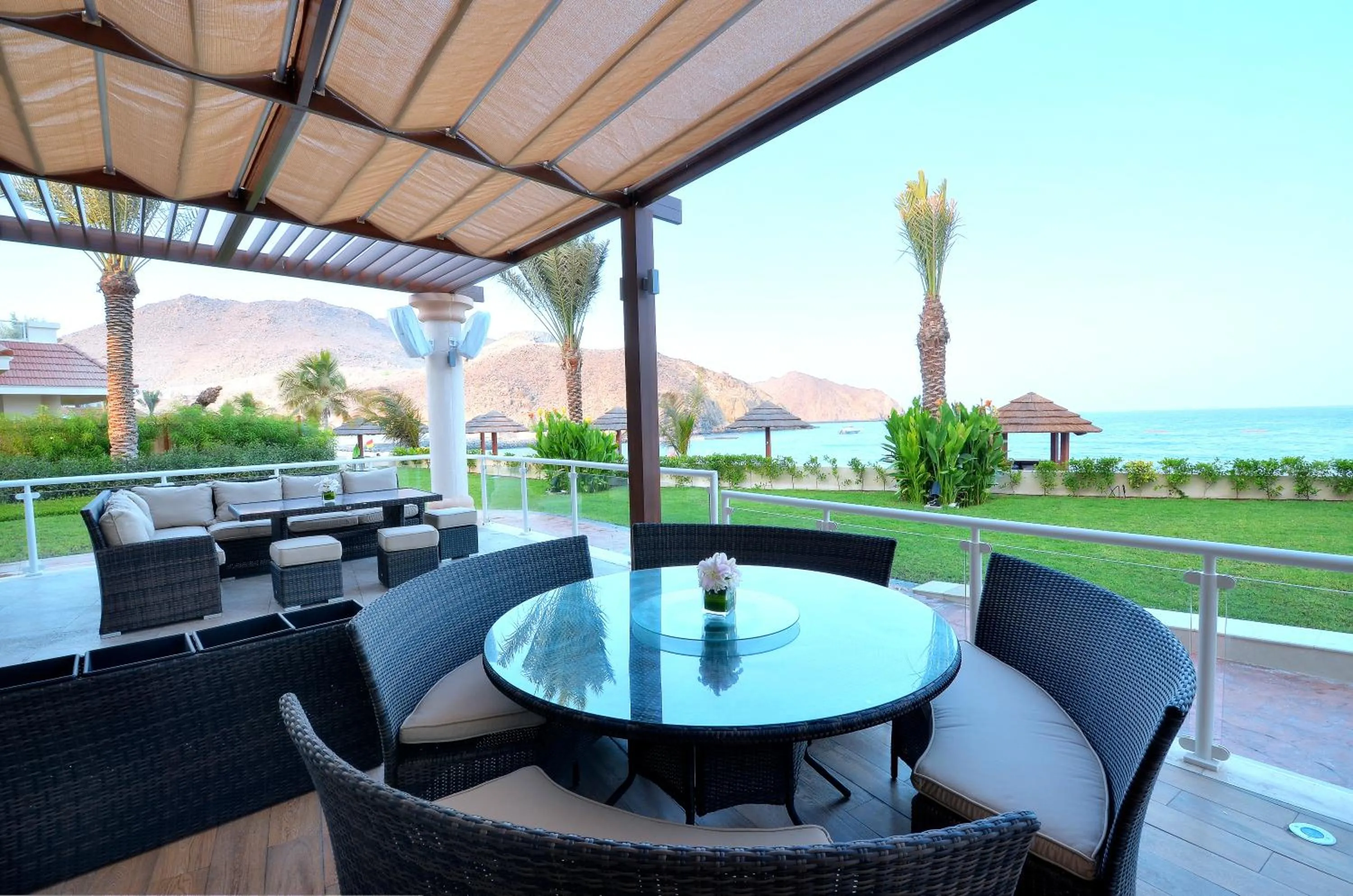 Lounge or bar in Oceanic Khorfakkan Resort & Spa