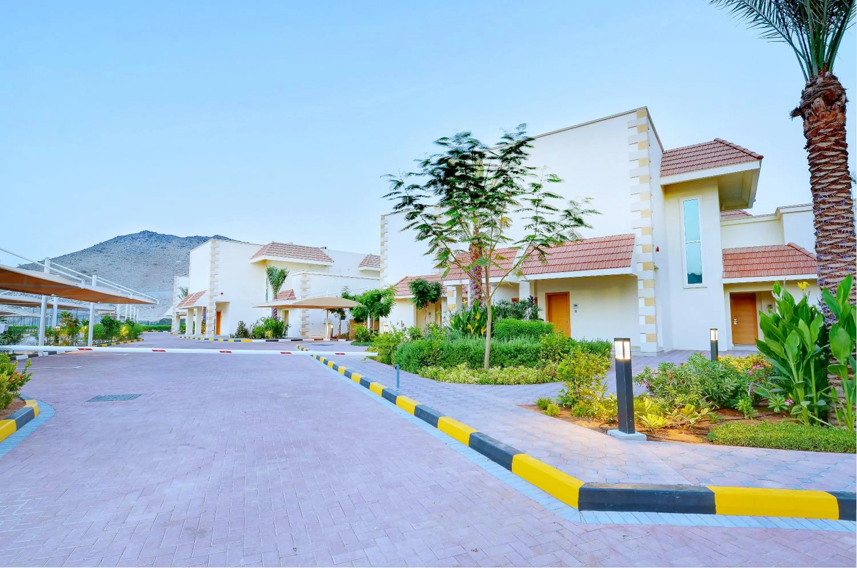 Facade/entrance in Oceanic Khorfakkan Resort & Spa
