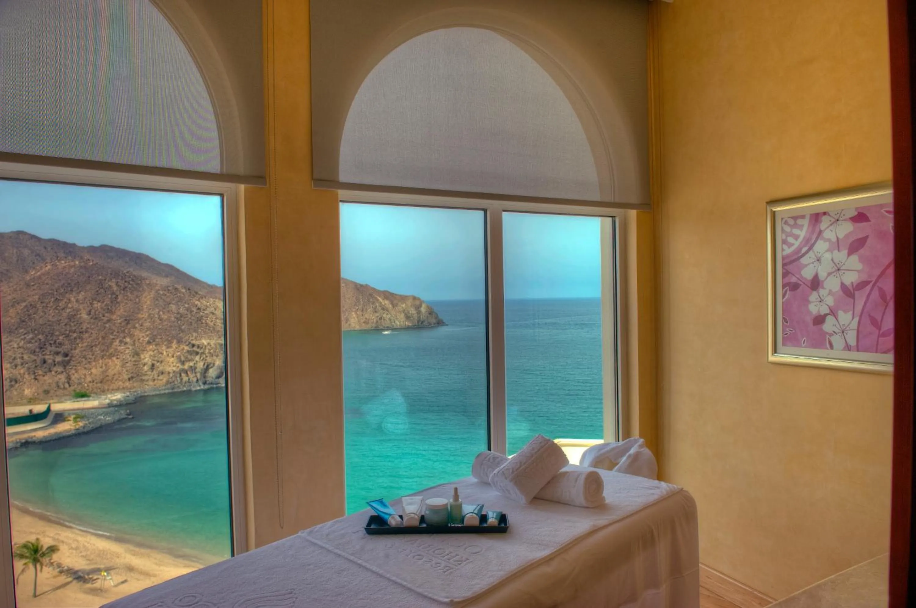 Spa and wellness centre/facilities, Bed in Oceanic Khorfakkan Resort & Spa