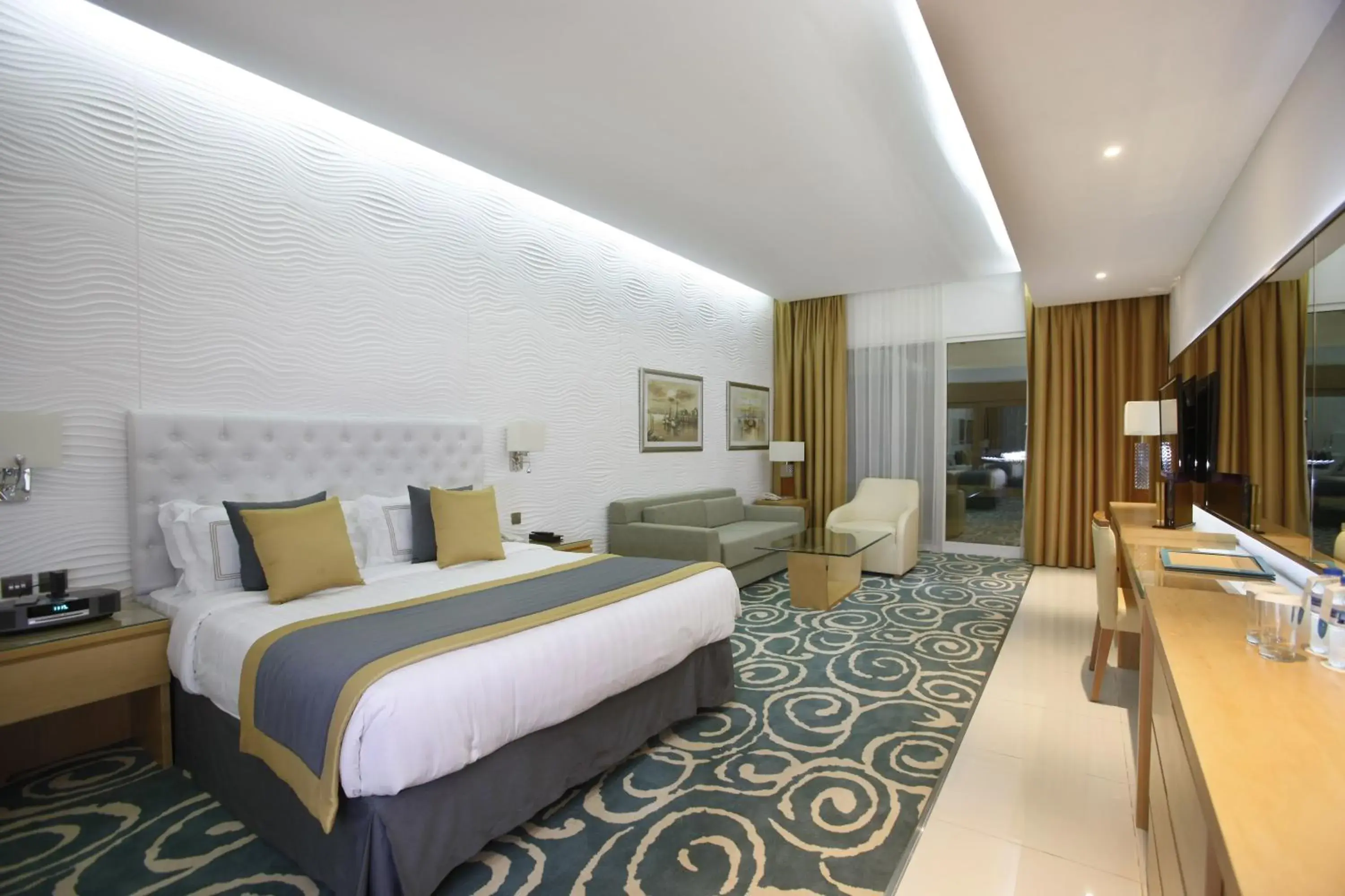 Beach Villa King Bed in Oceanic Khorfakkan Resort & Spa Beach Villa King Bed in Oceanic Khorfakkan Resort & Spa