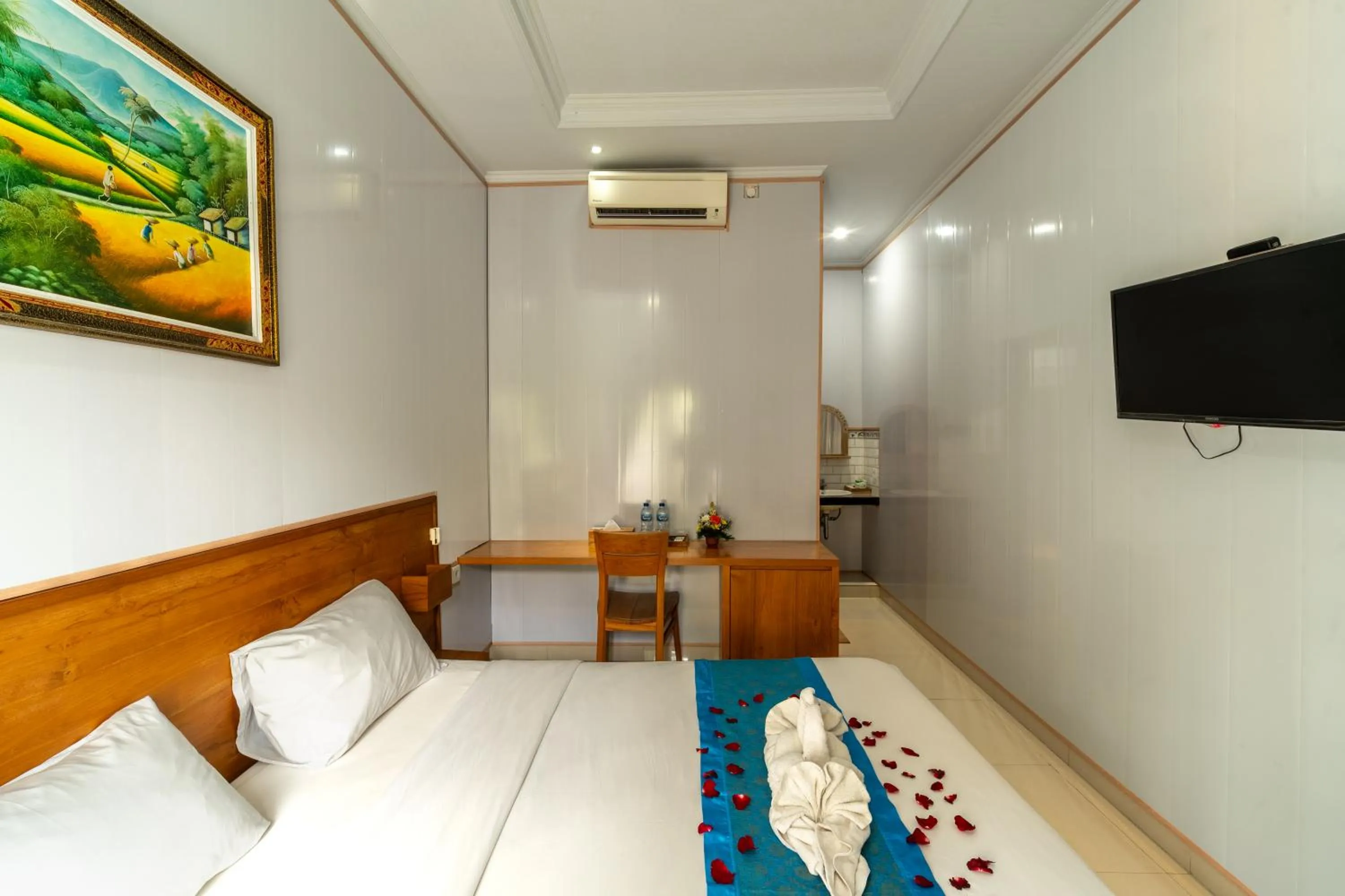 Photo of the whole room, Bed in Astana House