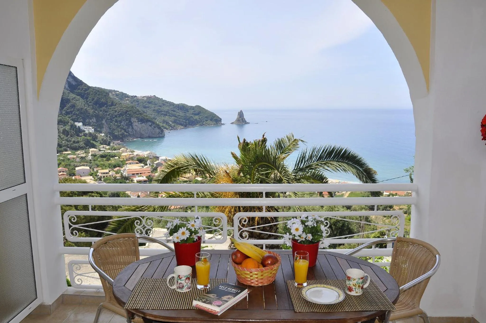 Day in Mazis Apartments