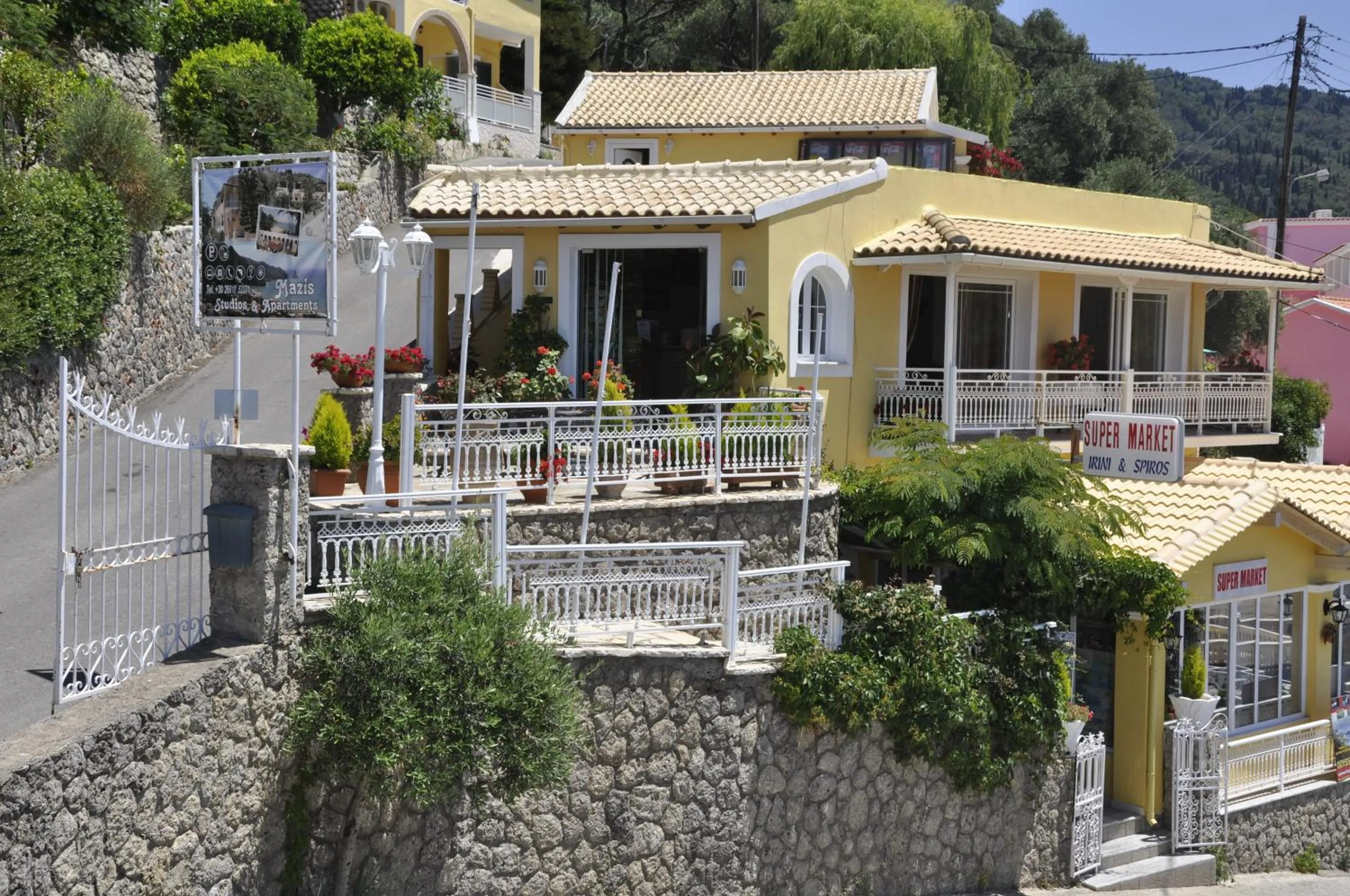 Property building in Mazis Apartments