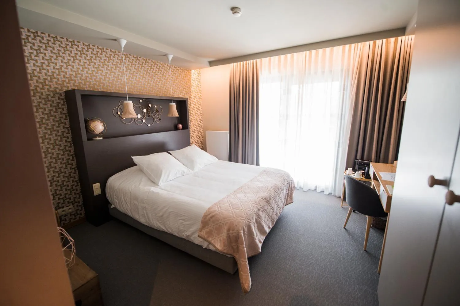 Photo of the whole room, Bed in La Libellule