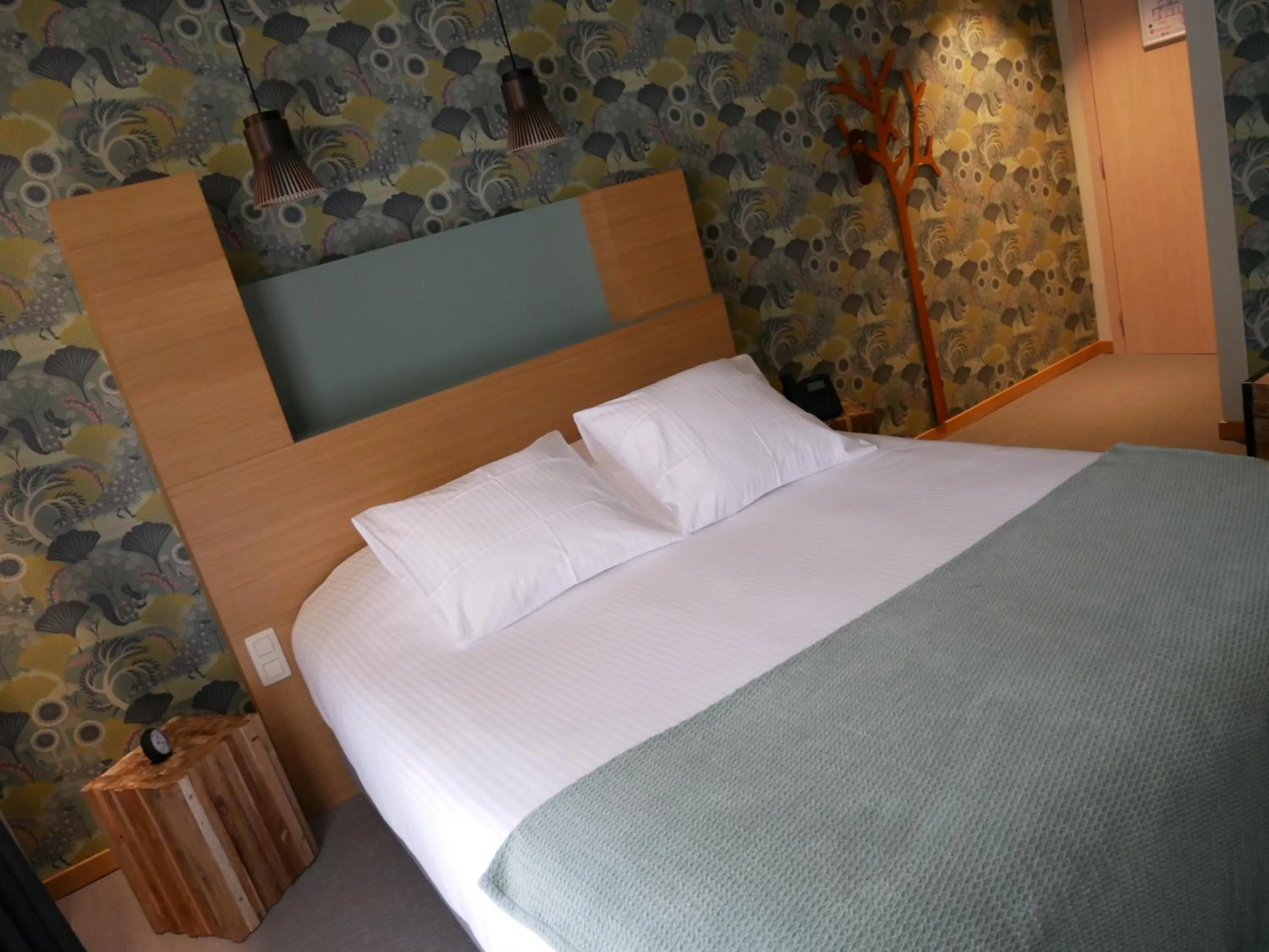 Bedroom, Bed in La Libellule