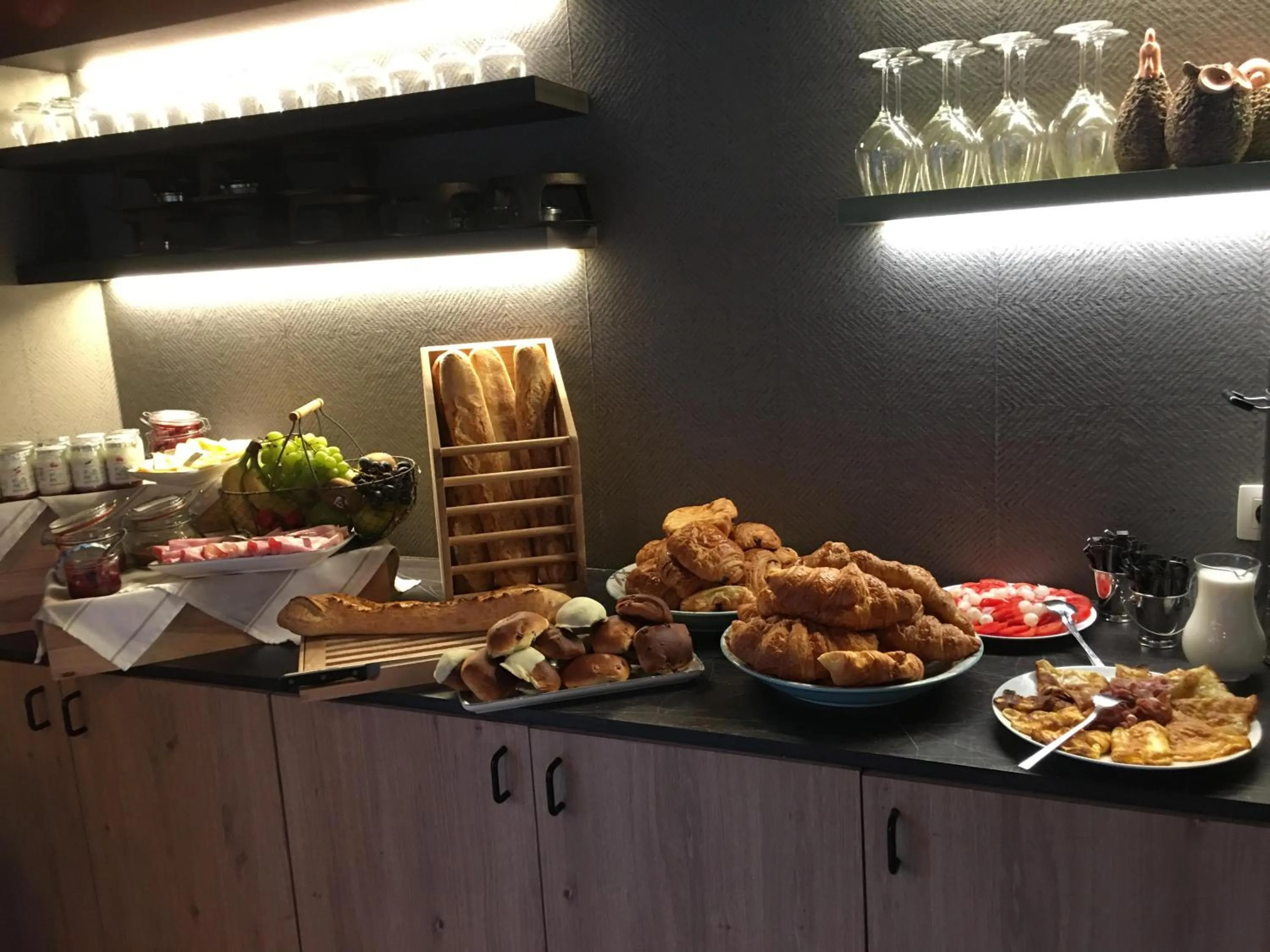 Breakfast in La Libellule