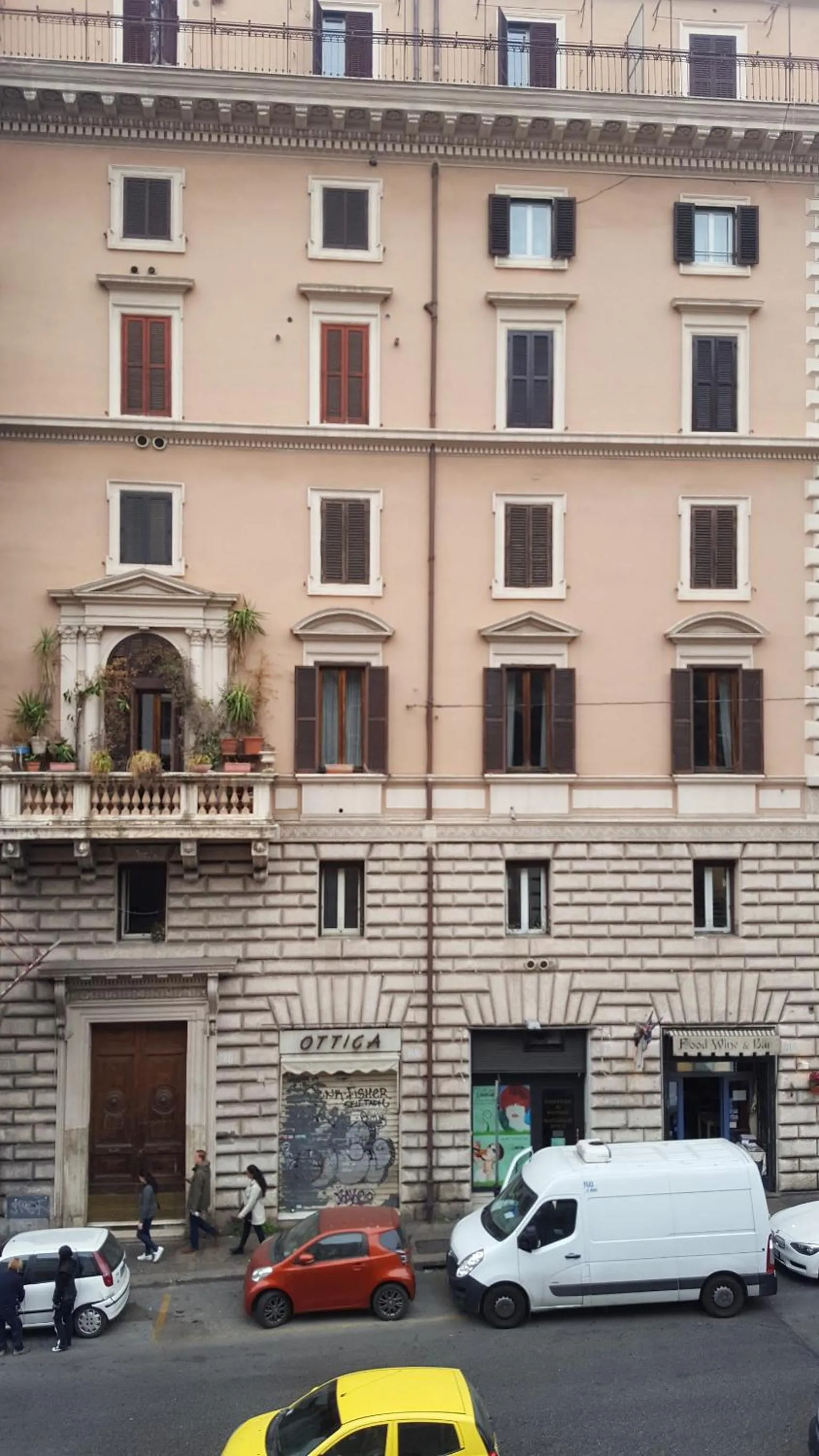 Property building in Duca di Cavour