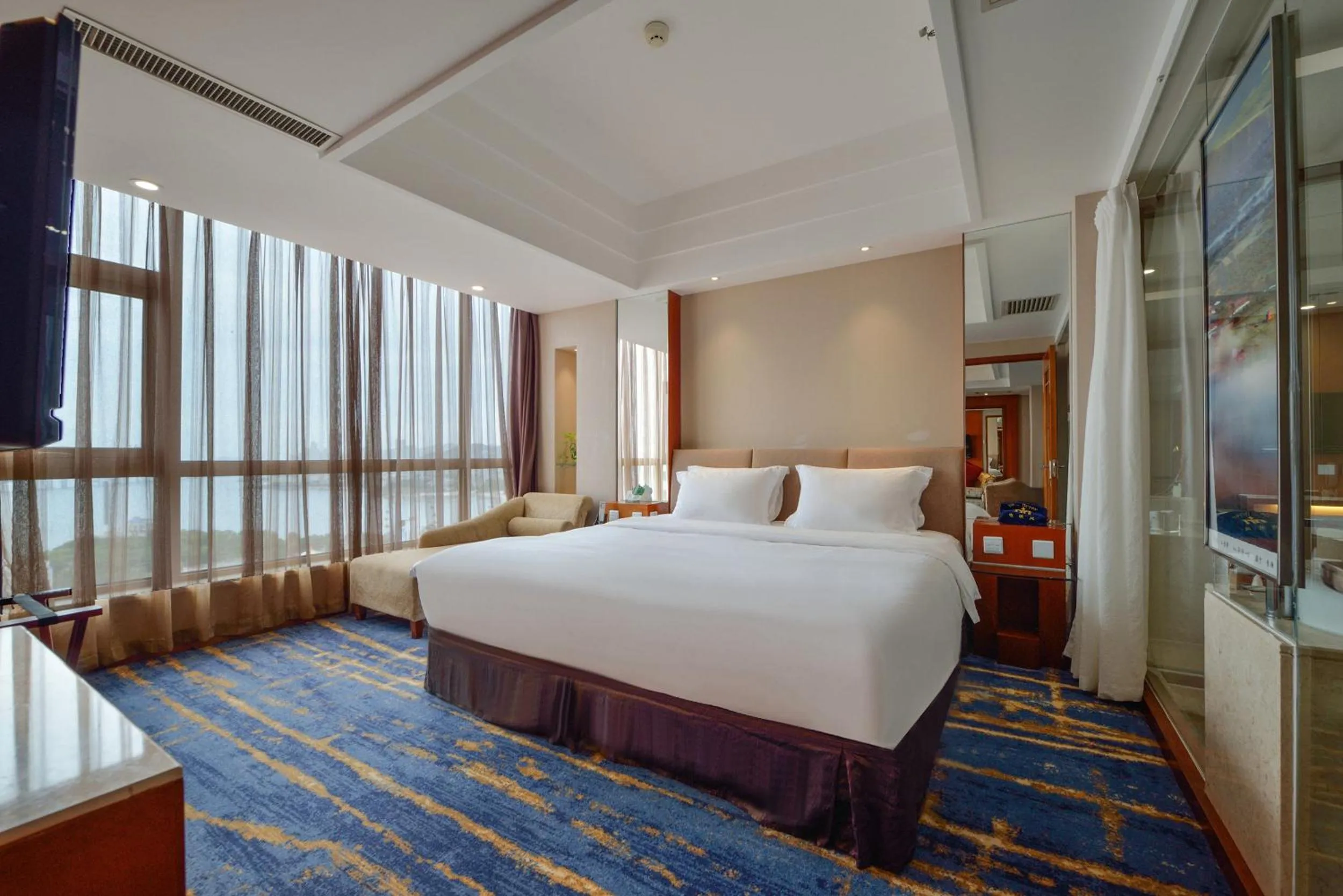 Bedroom, Bed in Bayshore Hotel Dalian