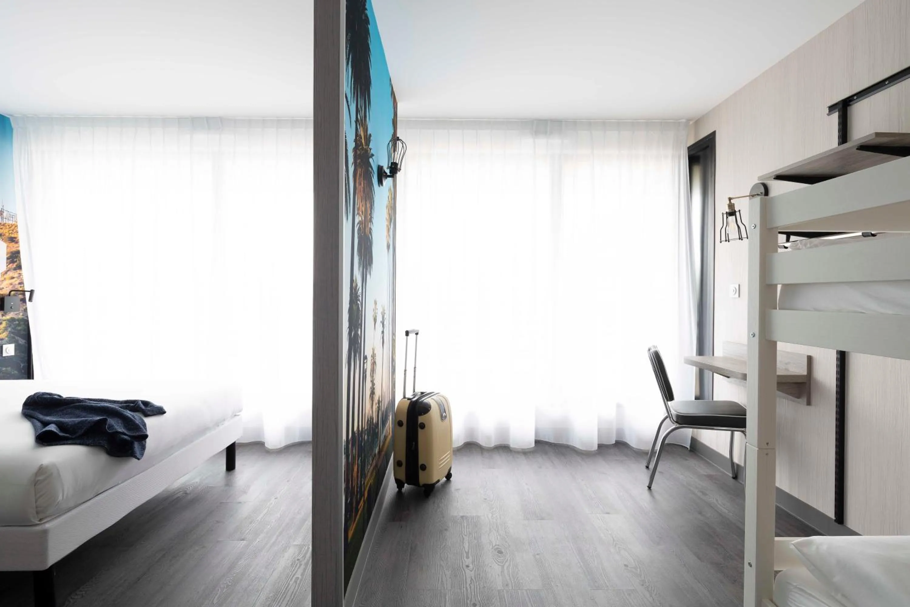 bunk bed, Bed in Break Hôtel